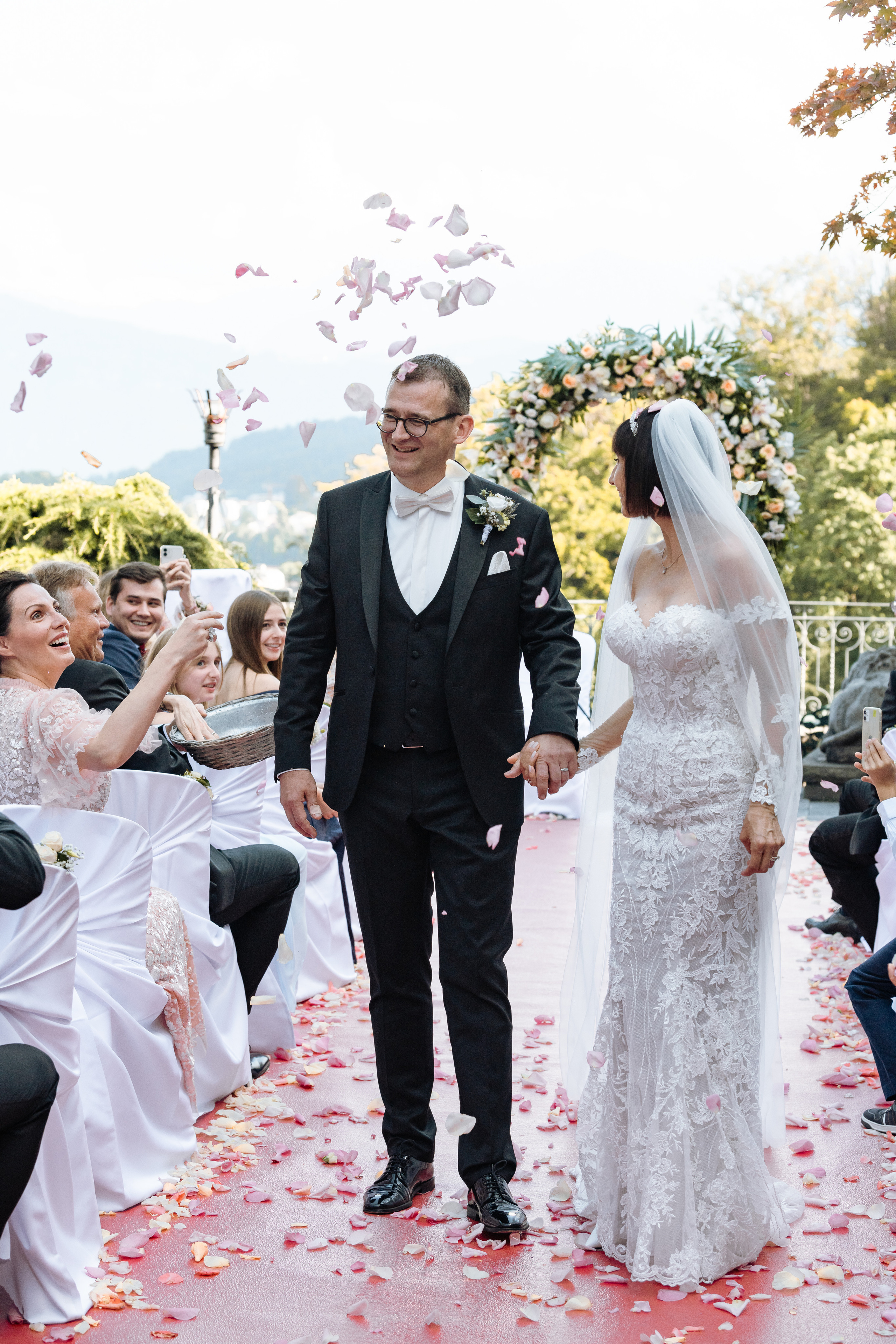 MARCELA & BRUNO Castle Gütsch in Luzern, Switzerland. I am Elena Altendorfer. Wedding photographer in Zurich and Switzerland