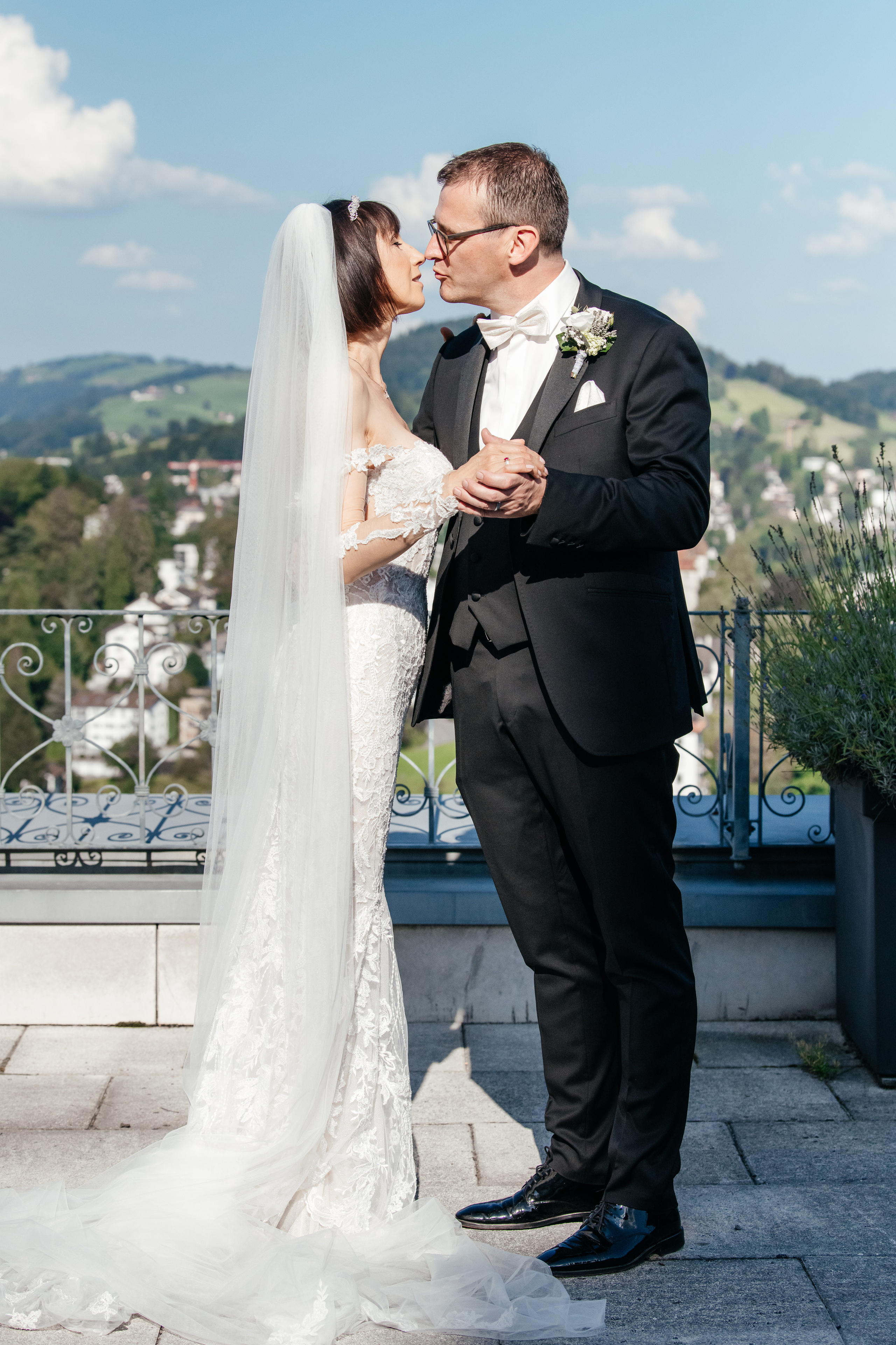 MARCELA & BRUNO Castle Gütsch in Luzern, Switzerland. I am Elena Altendorfer. Wedding photographer in Zurich and Switzerland