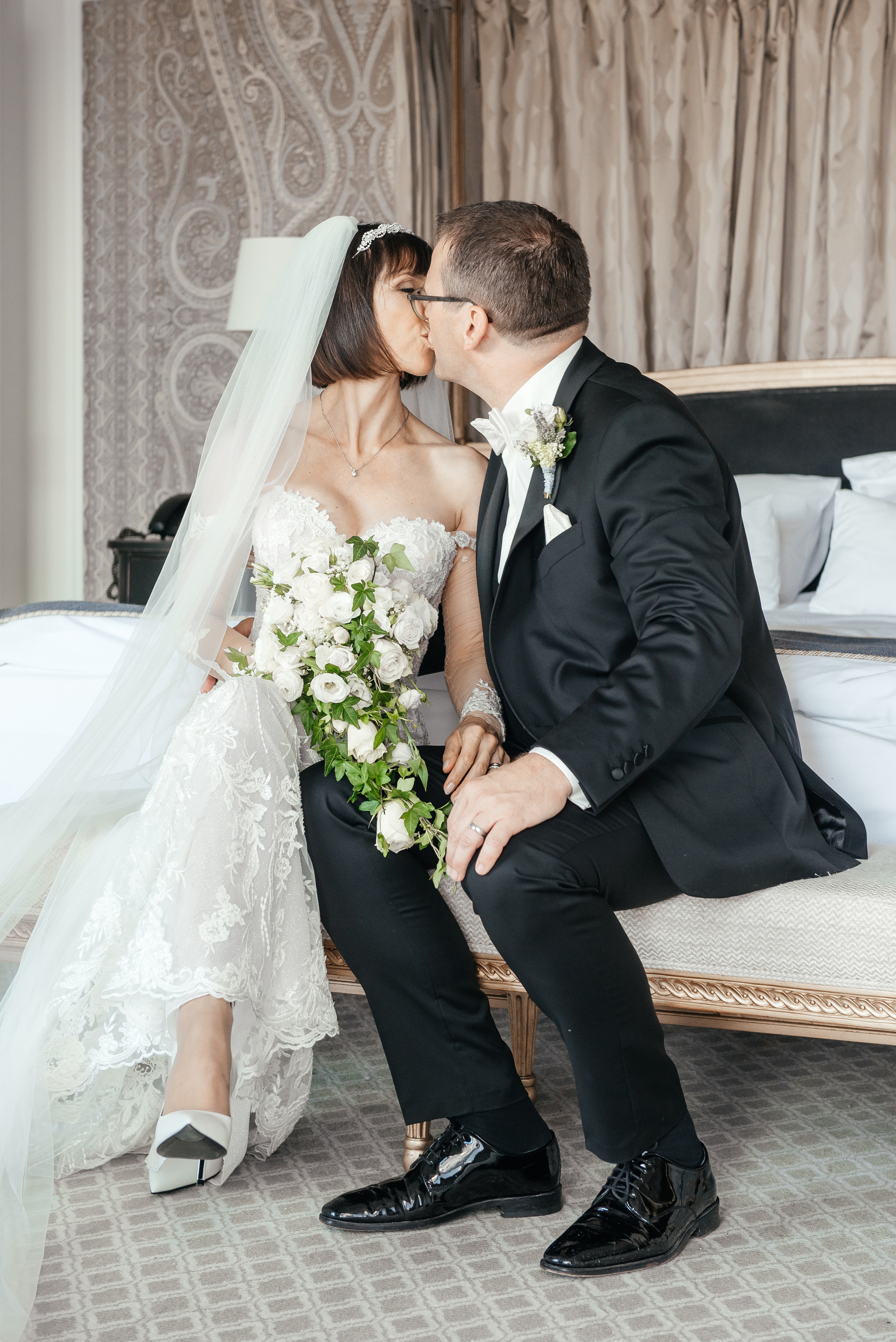 MARCELA & BRUNO Castle Gütsch in Luzern, Switzerland. I am Elena Altendorfer. Wedding photographer in Zurich and Switzerland