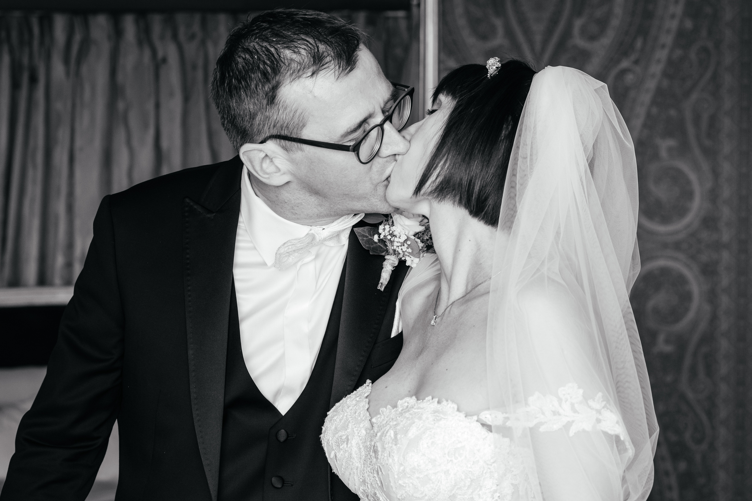 MARCELA & BRUNO Castle Gütsch in Luzern, Switzerland. I am Elena Altendorfer. Wedding photographer in Zurich and Switzerland