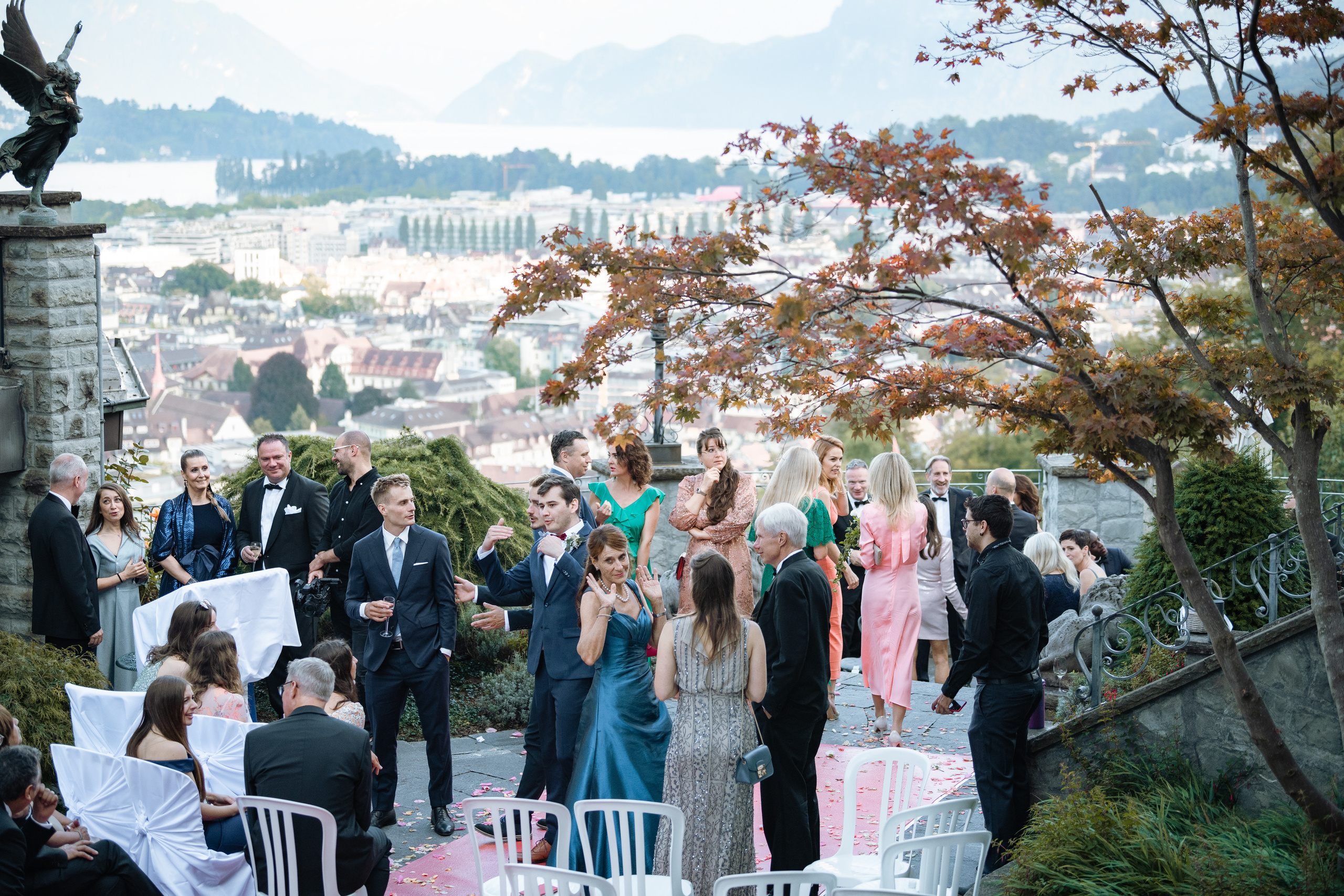 MARCELA & BRUNO Castle Gütsch in Luzern, Switzerland. I am Elena Altendorfer. Wedding photographer in Zurich and Switzerland