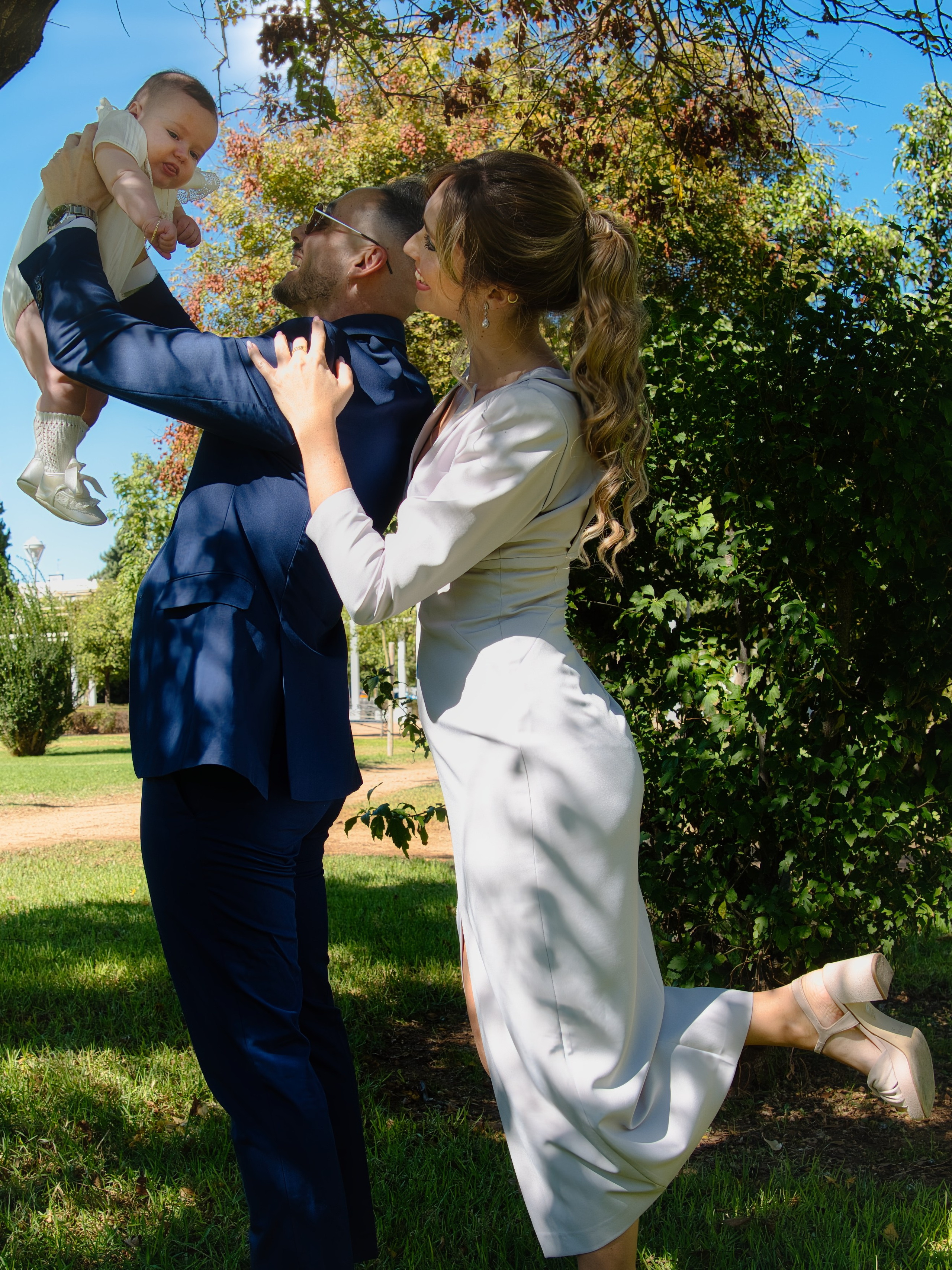 Fotografía de familia en Córdoba. Sesiones naturales y llenas de emoción. Fotógrafo y videógrafo en Córdoba (España)