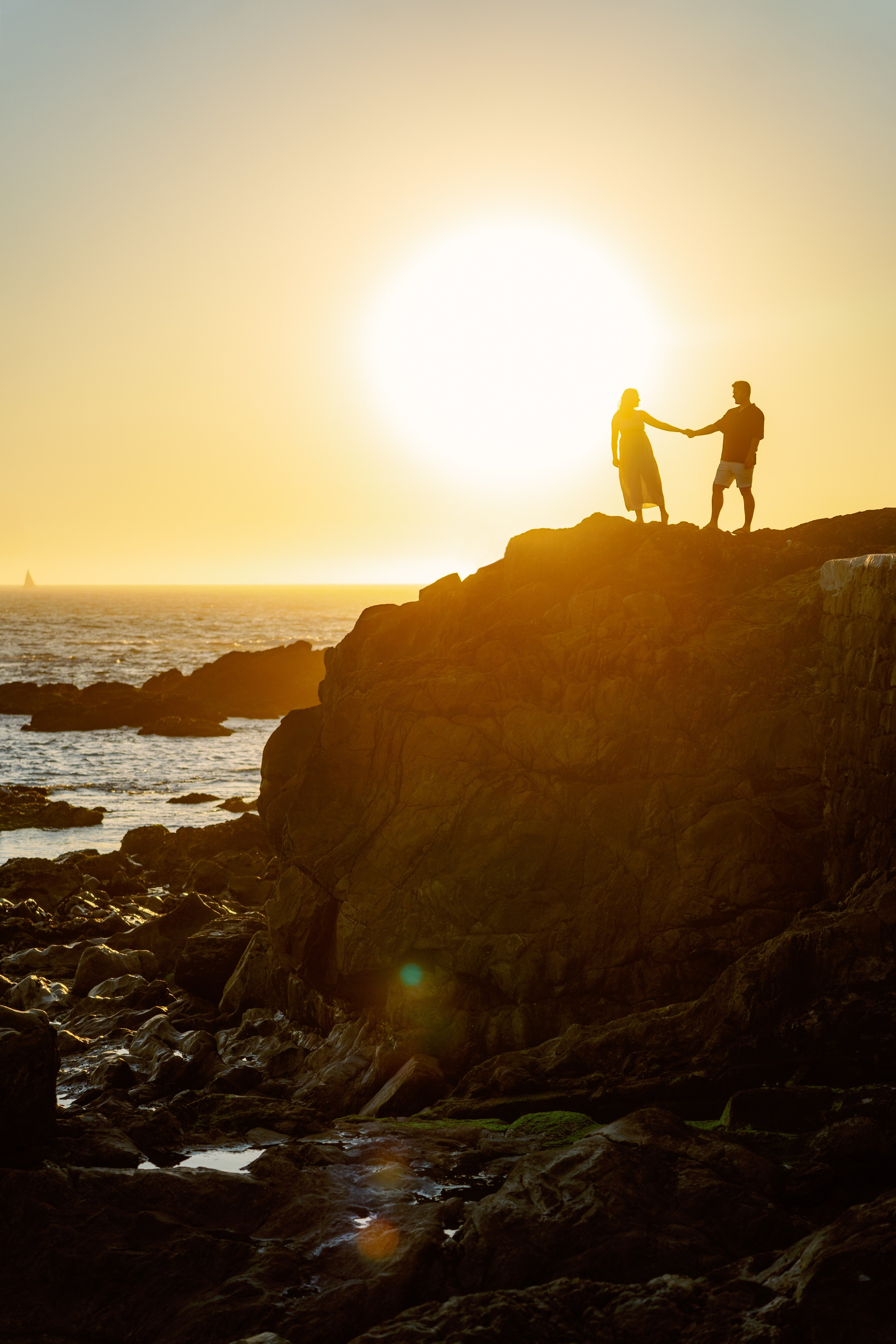 LOVE STORY ON THE BEACH. Photographer in Portugal Polina Gotovaya