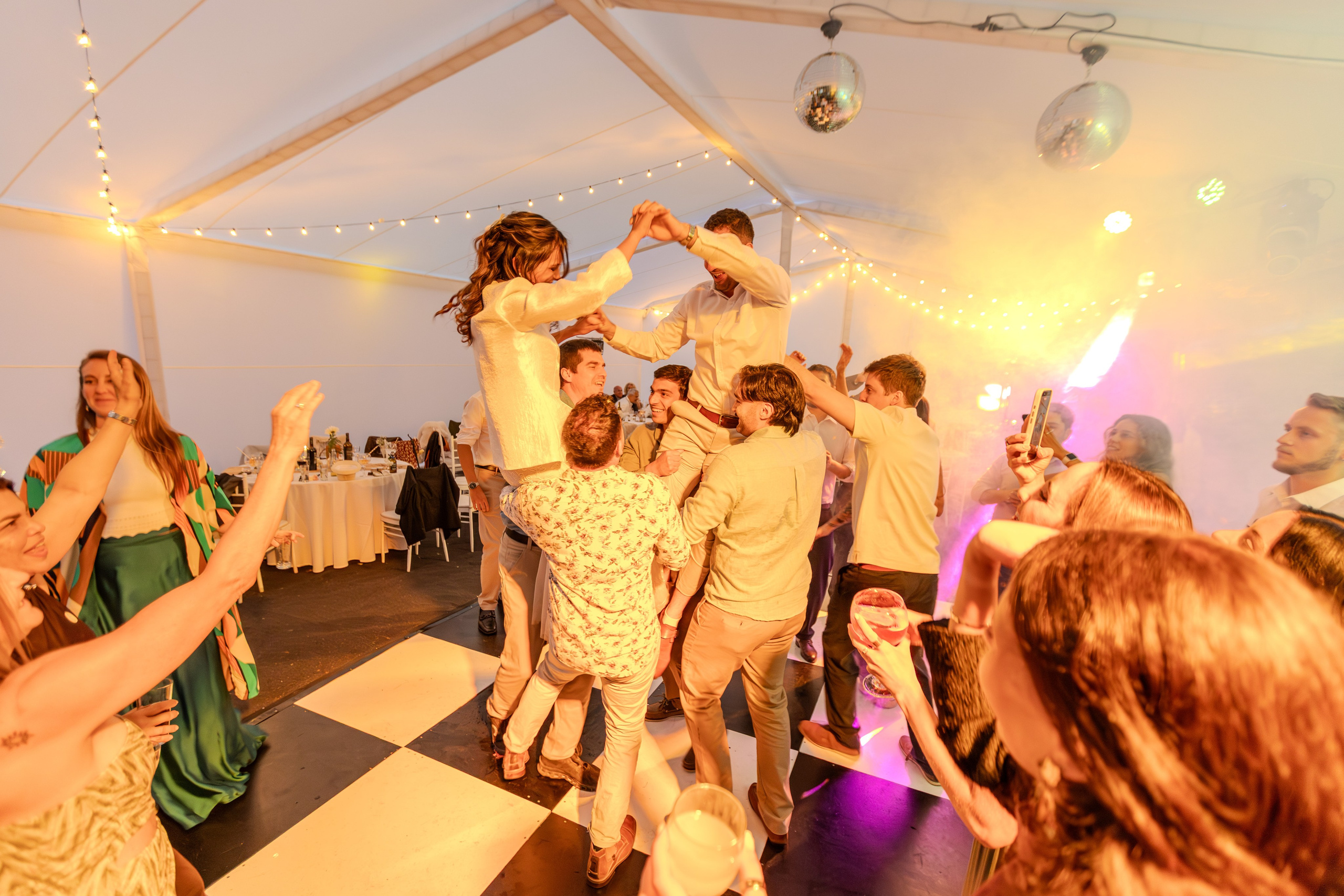 Javiera y Diego. Dinka & Emilio - El arte de preservar lo que no se repite