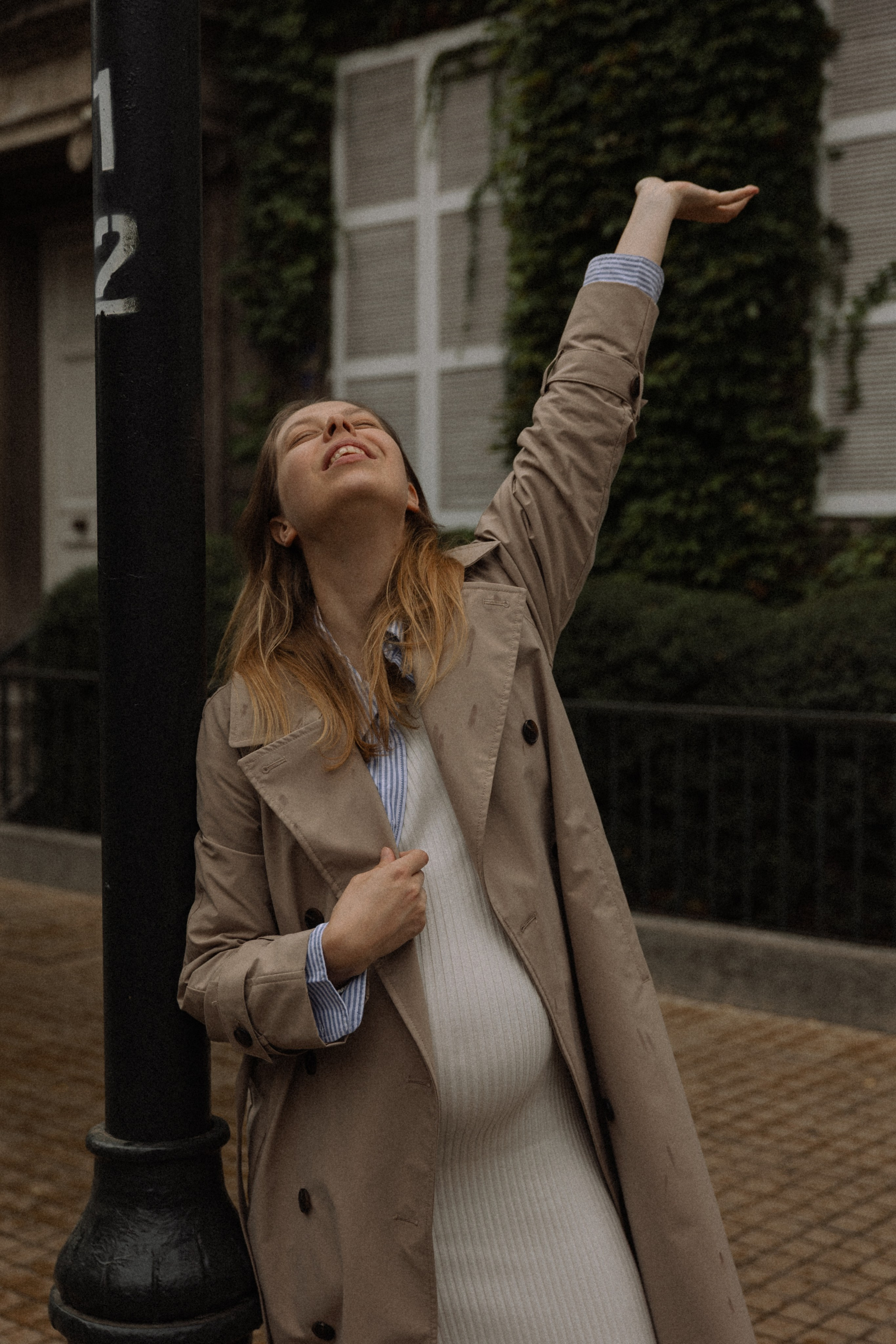 Lifestyle Maternity Photoshoot in Santiago — Natural Light & Real Emotion. Photographer in Santiago, Chile Anna Almazova