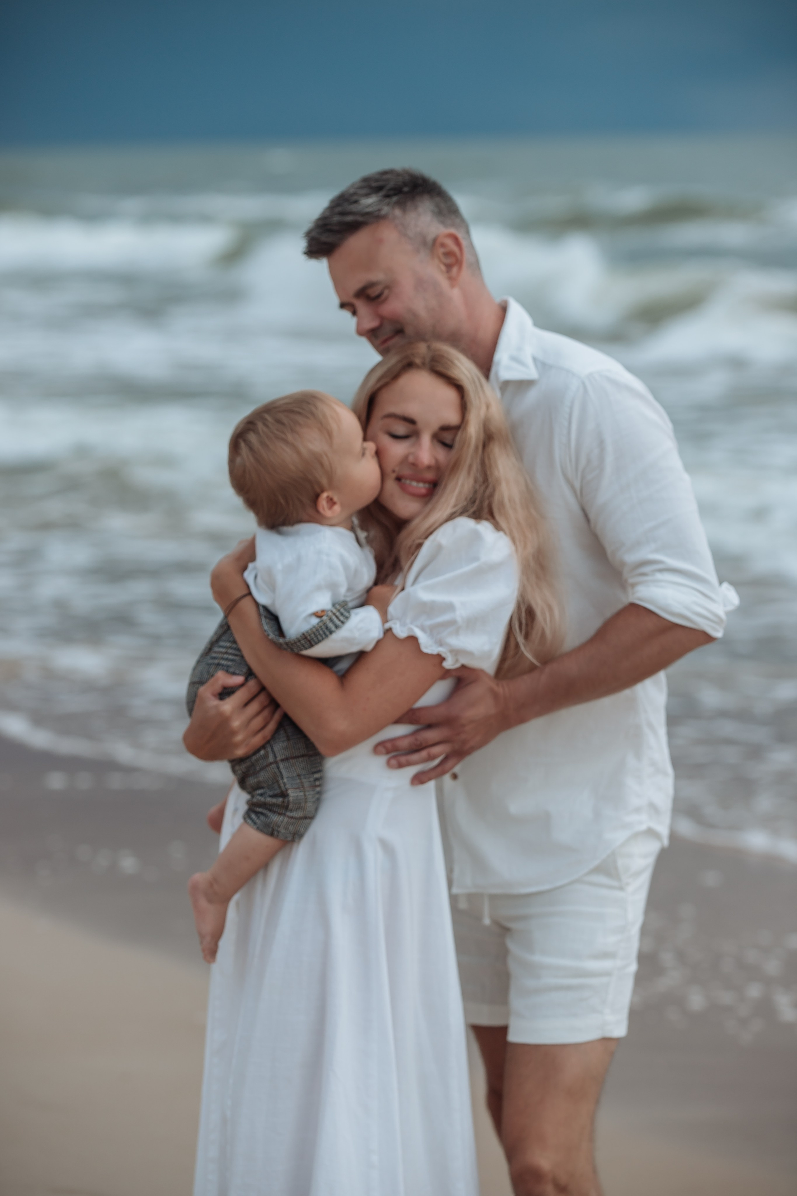 Jolita, Rolandas ir Manuel. Wedding, christening and family photographers in Vilnius, Lithuania