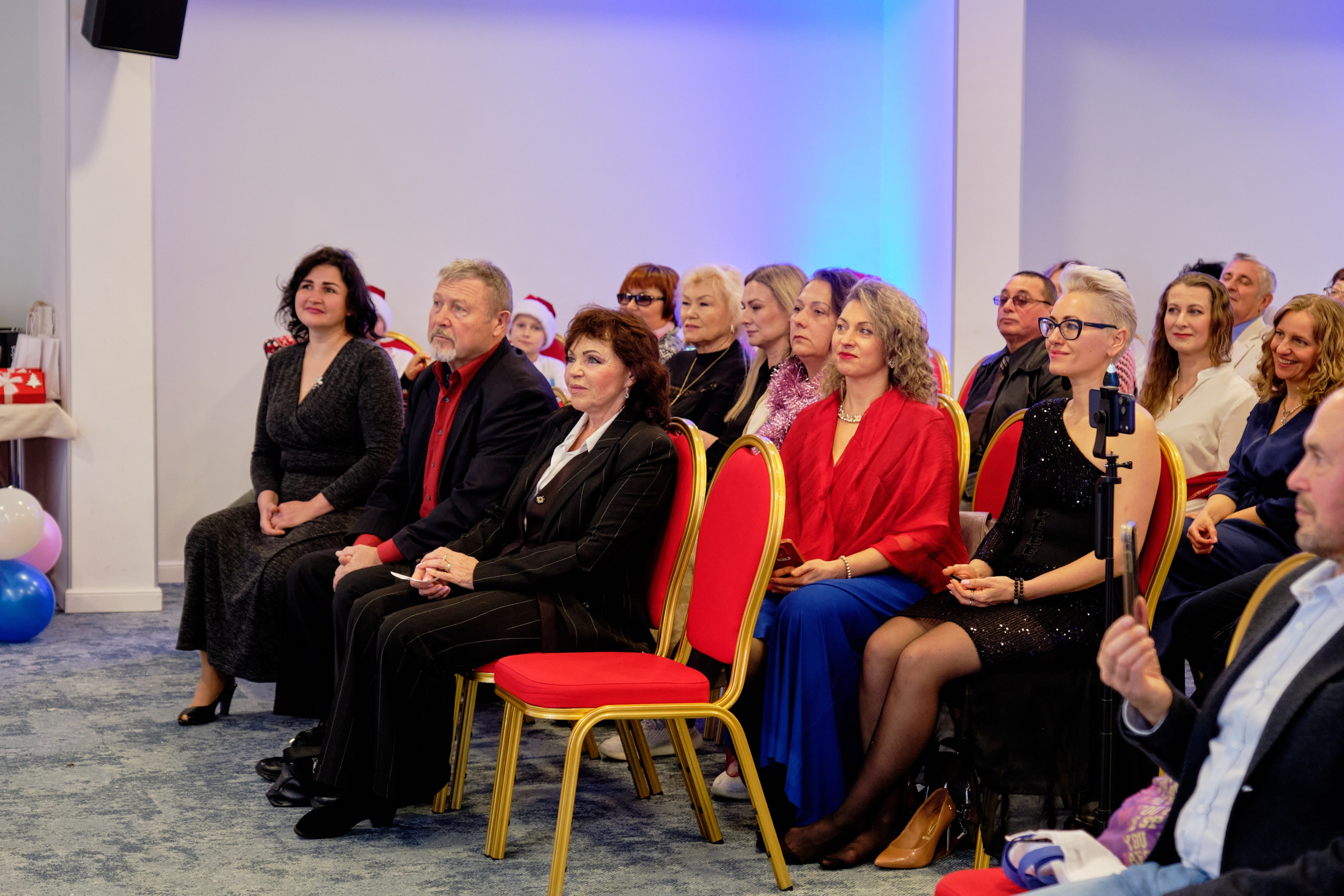 Фоторепортаж з благодійного Новорічного балу у Чорногорії. Портретний фотограф Альона Новгородцева