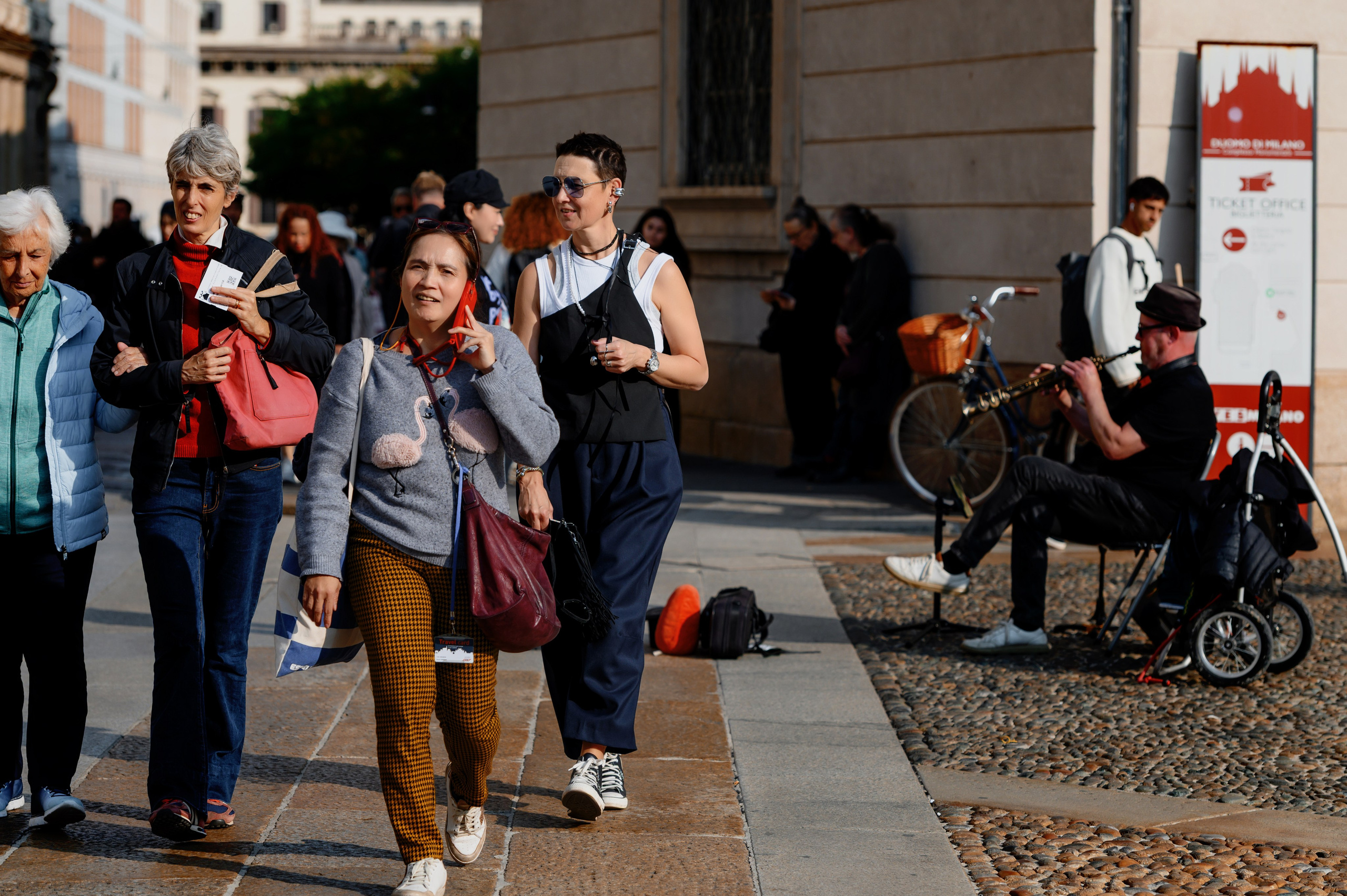 Milan, Autumn 🍂, Julia. Wedding photographer from Moldova Alexey Chipchiu