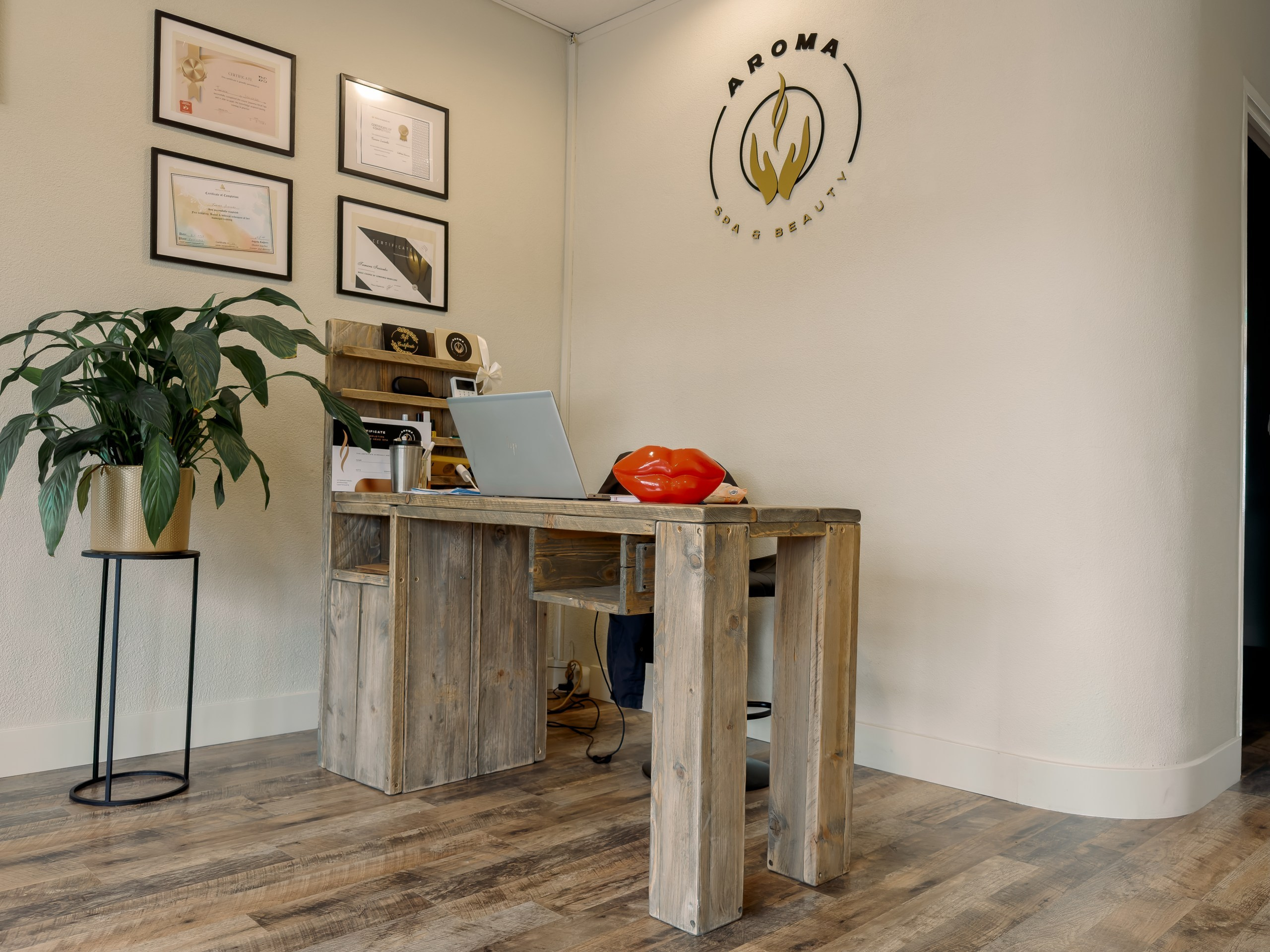 Beauty Salon Interior — Visual Story. Okelys.pro