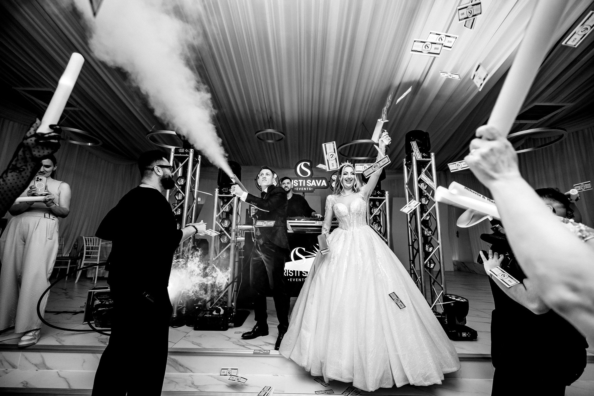 Fotografii. Fotograf & Videograf Arad | Fotografii & Filmări Nuntă & Video Business | Casian Tîrzuman