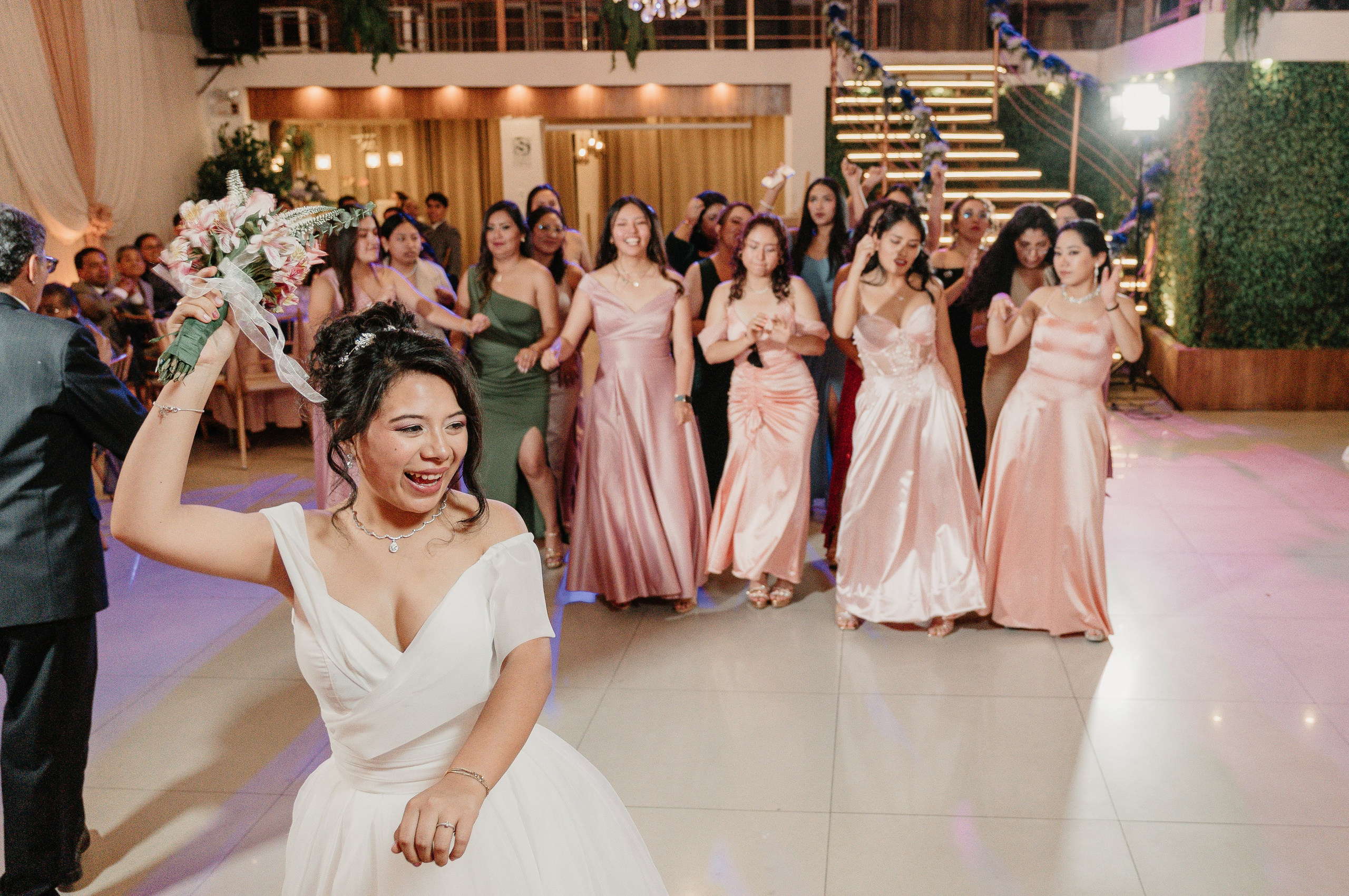ALEJANDRA + RODRIGO BODA RELIGIOSA. Studio KVTA | Fotografía y Video de Bodas en Arequipa