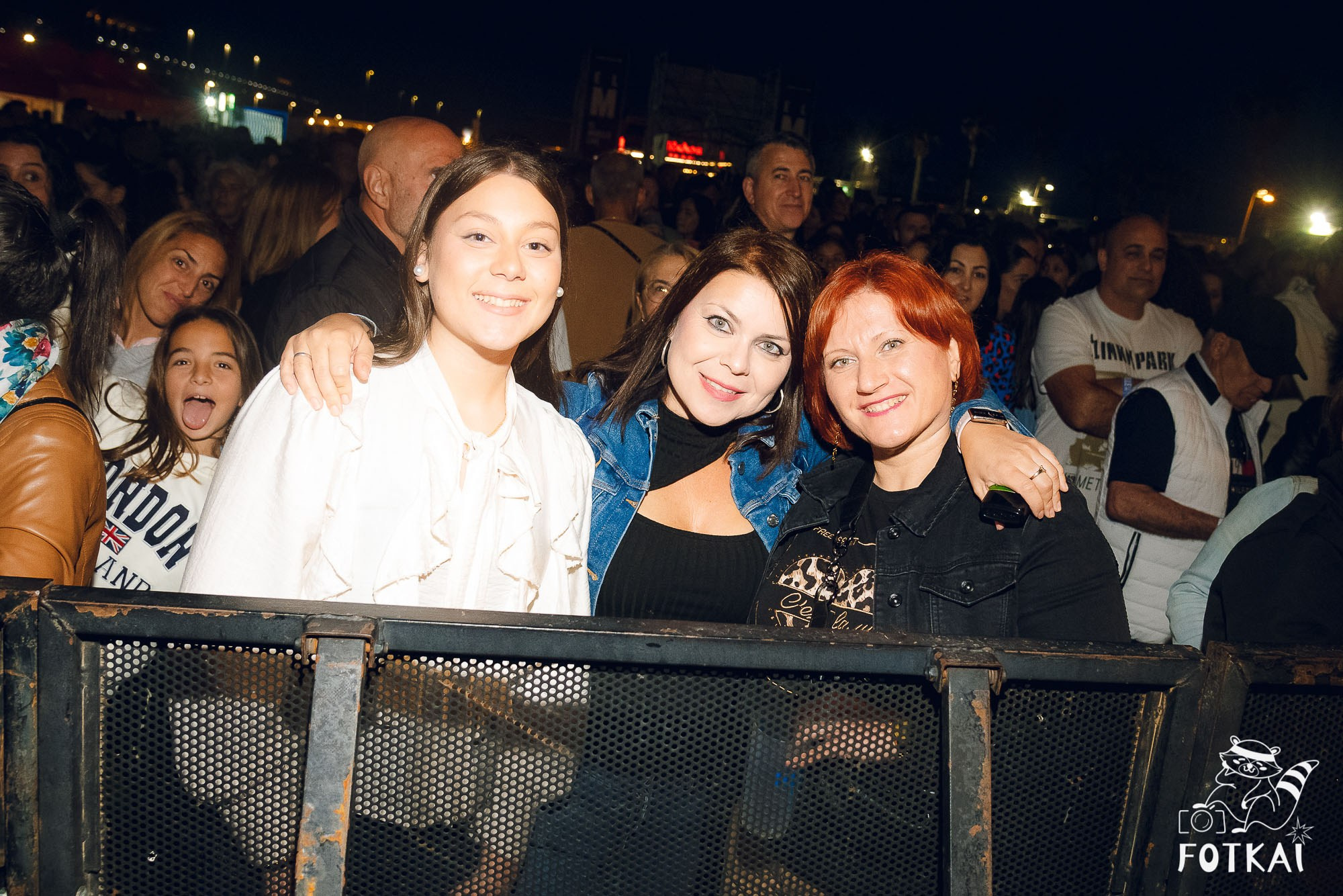 Marta Santos — Fotos del concierto en Alicante 2026: pop flamenco en El Muelle Live | FOTKAI