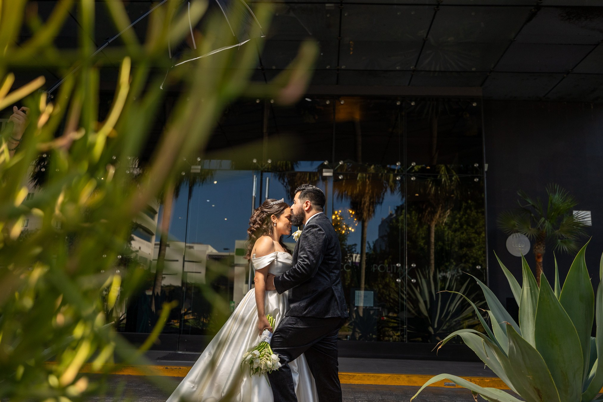 Torre Cosmopolitan Boda Tijuana Marysol y Brandon. Estudio de fotografia en Tijuana