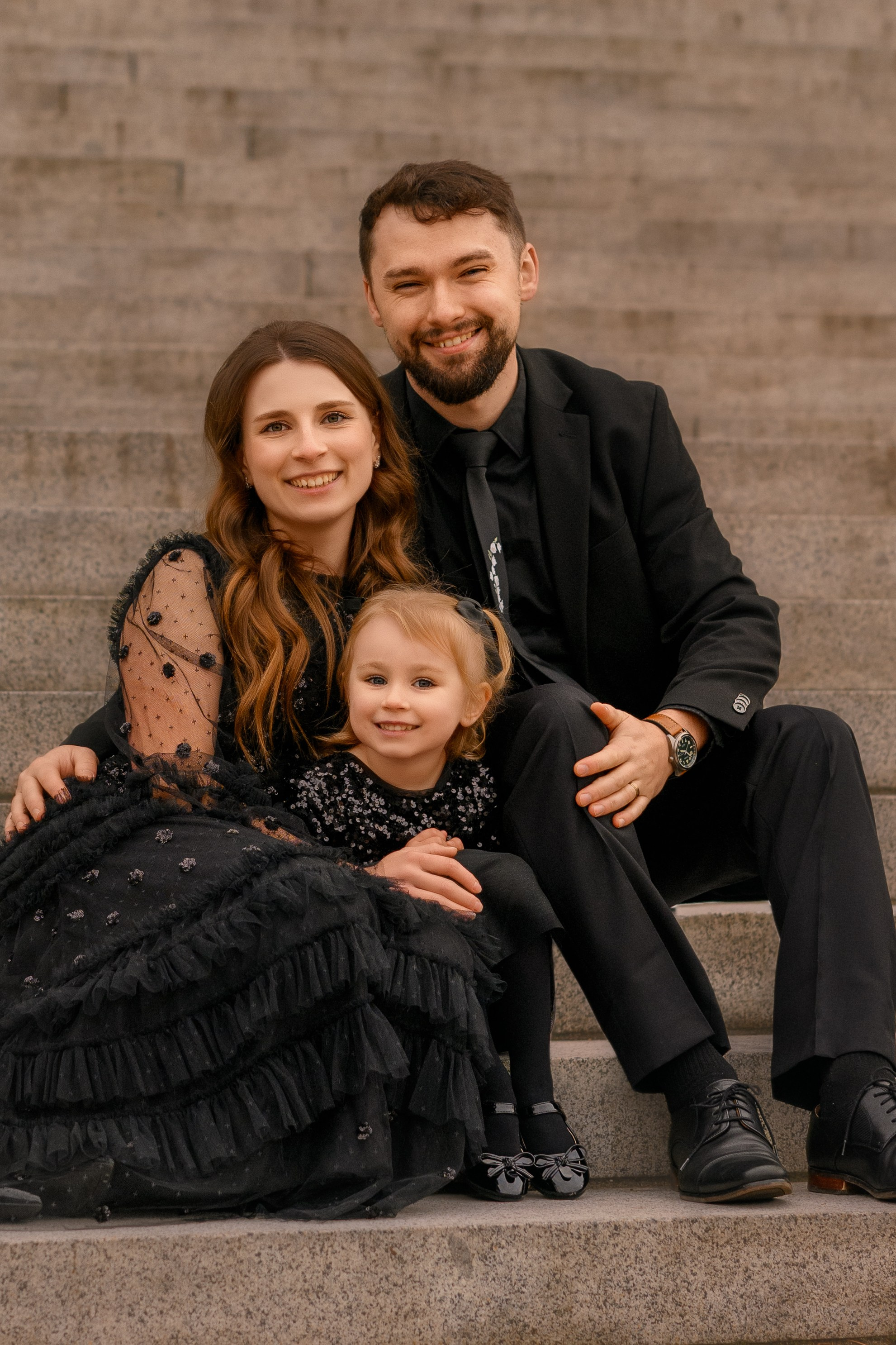 Family of Mark & Virsavia. Wedding & family photography in Seattle area. Helen Michelle photographer