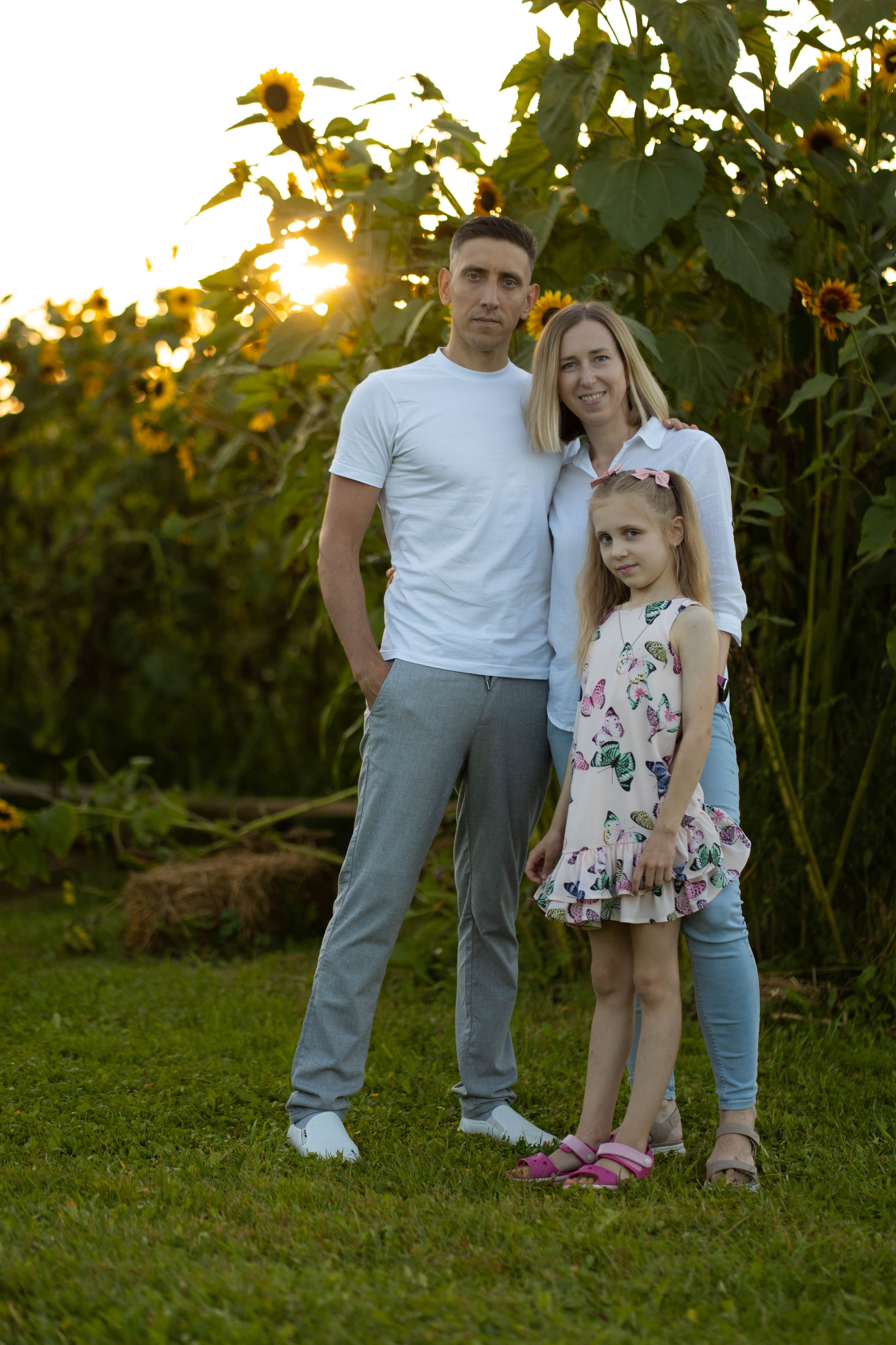 Renata — šeimos fotosesija kukurūzų lauke. Fotografija — Olga Bojarin