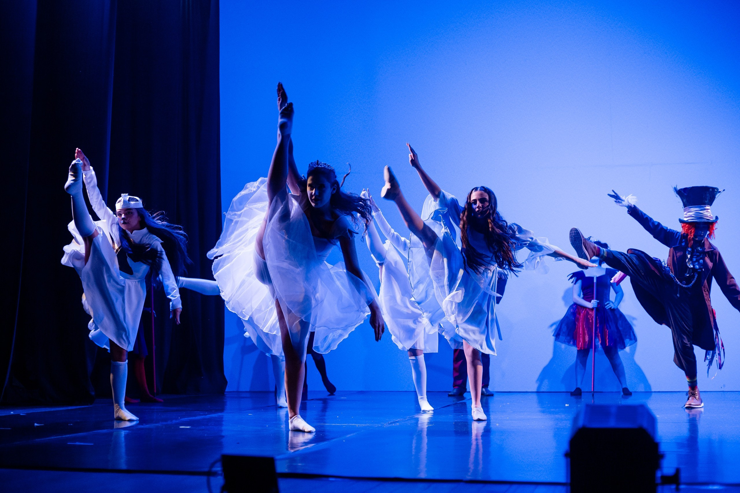 Espetáculo Teatral Alice no País das Maravilhas — Recriarte