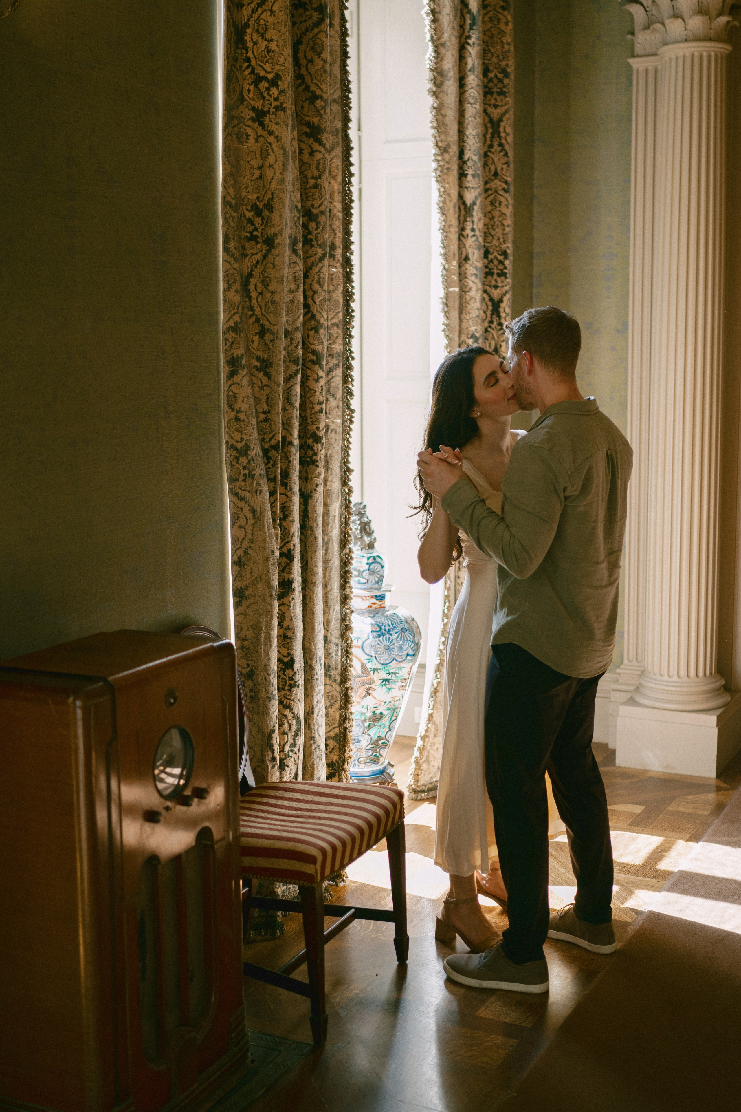 Engagement at Filoli Historic House & World-Class Garden. Wedding Photography & Videography Team in California, Los Angeles, San Francisco, San Diego and Travel