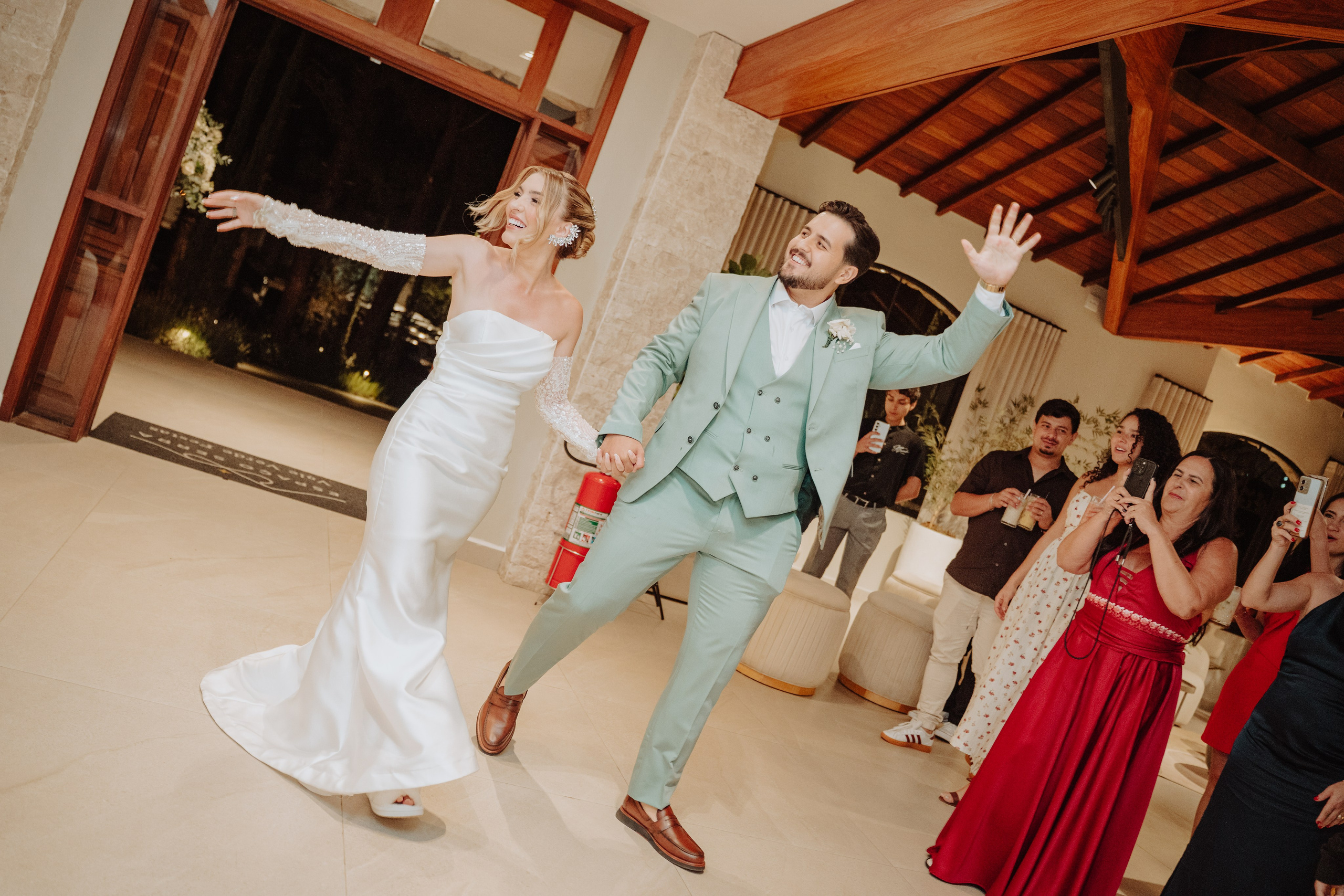 Leticia & Armado. O Casal Dos Noivos