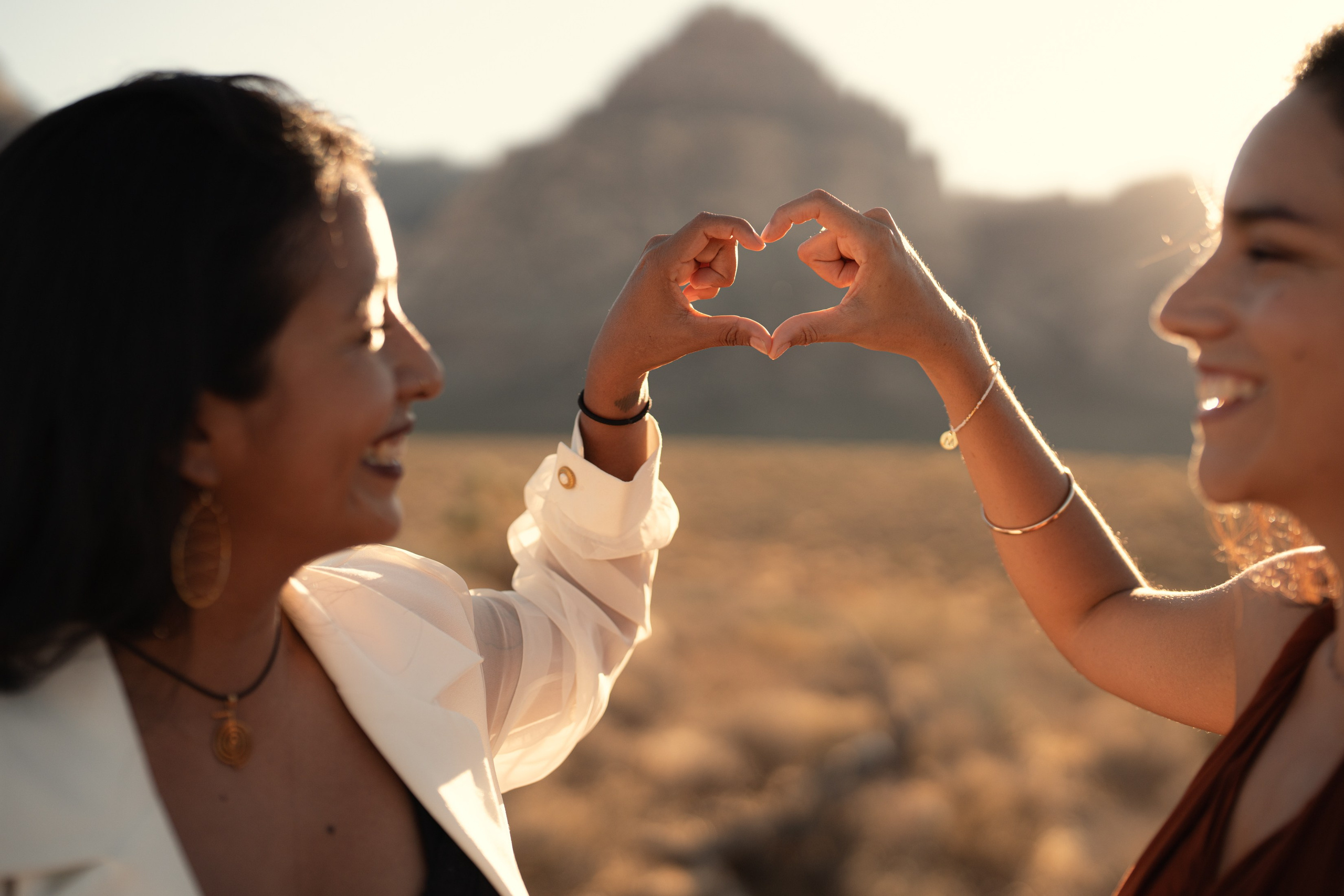 Liz&Fatima. Wedding & elopement photographer Viktoriya Kravtsov. Las Vegas