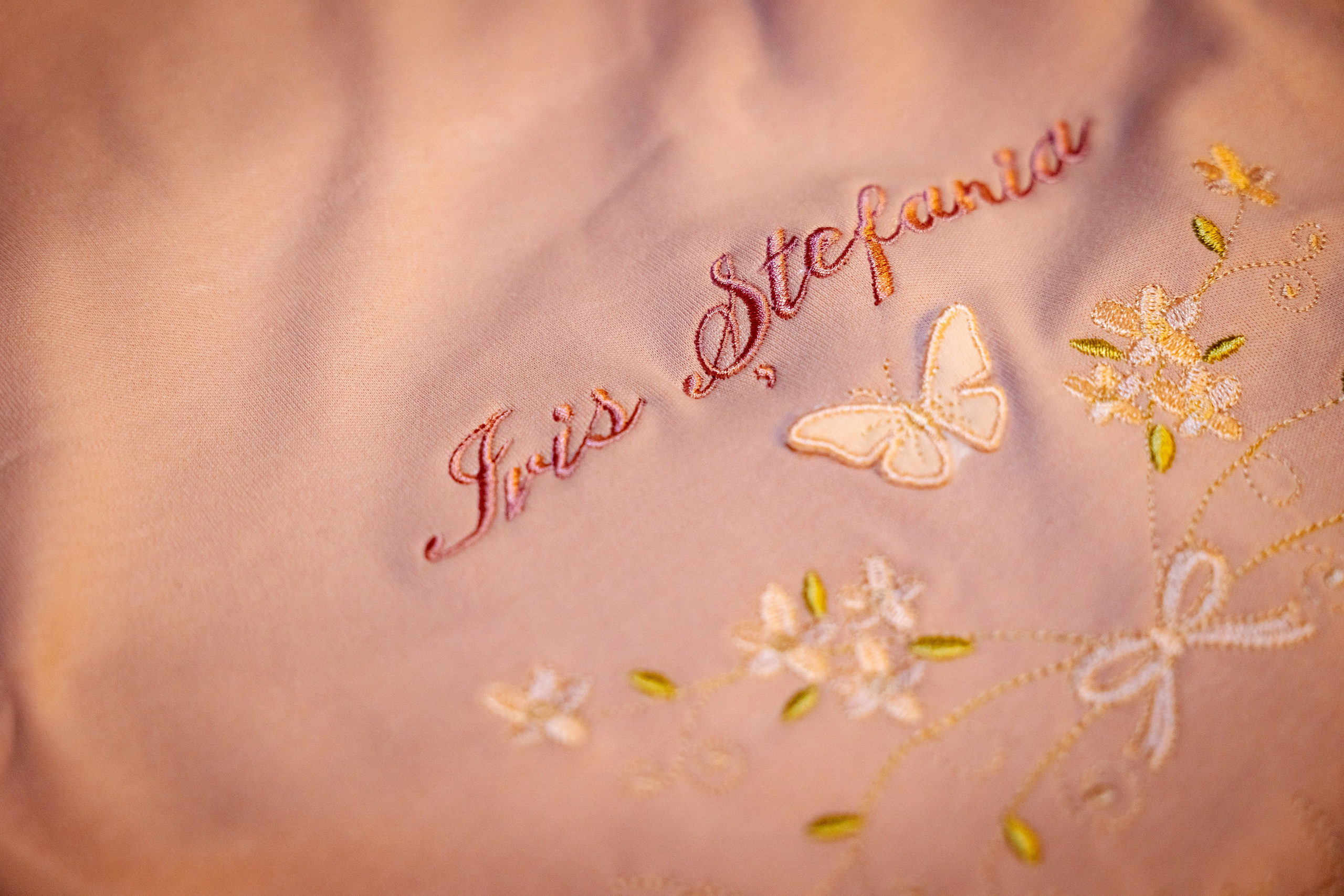 Iris Stefania. Moments By Gub