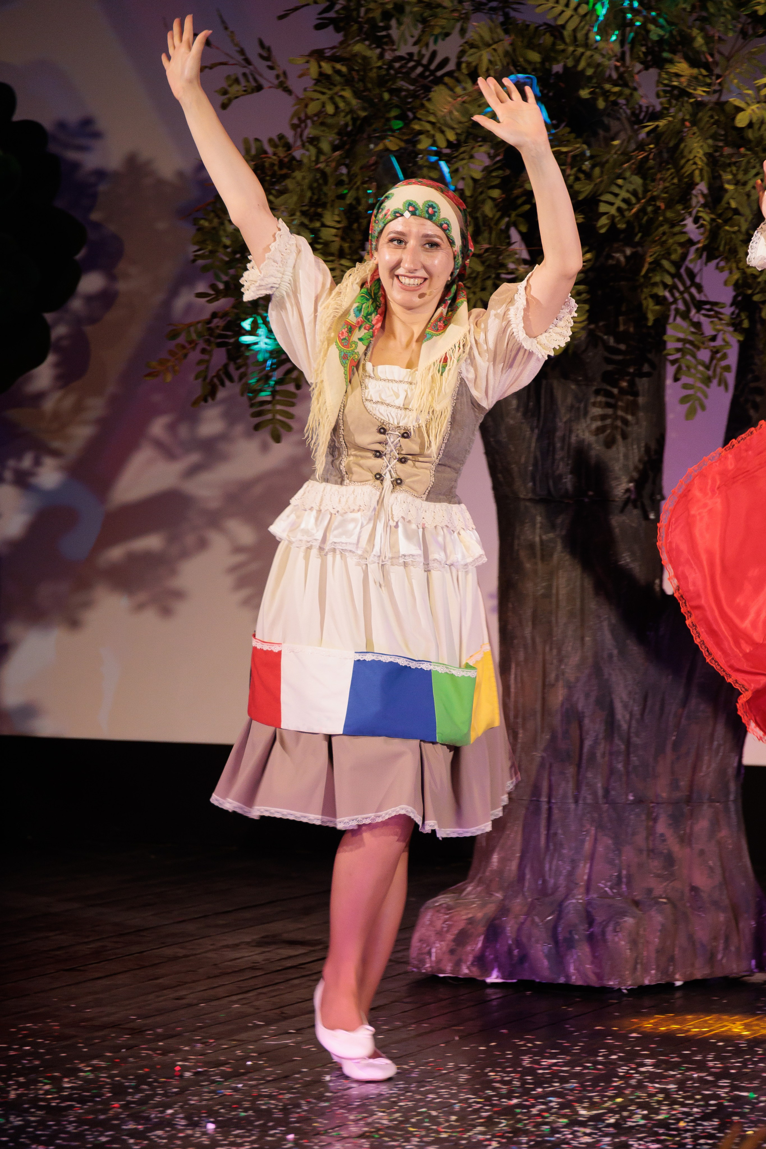 Clounella. Povestea Scufita rosie. ✔️ Фото Видео на свадьбы и крестины Молдова — Cinematic.md