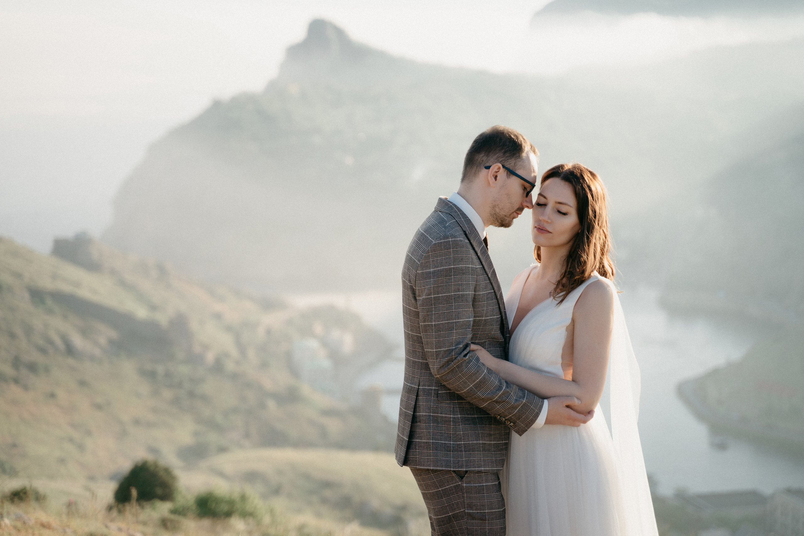 Съемка свадьбы в Балаклаве на закате. Свадебный и семейный фотограф Алексей Попов. Штутгарт, Германия