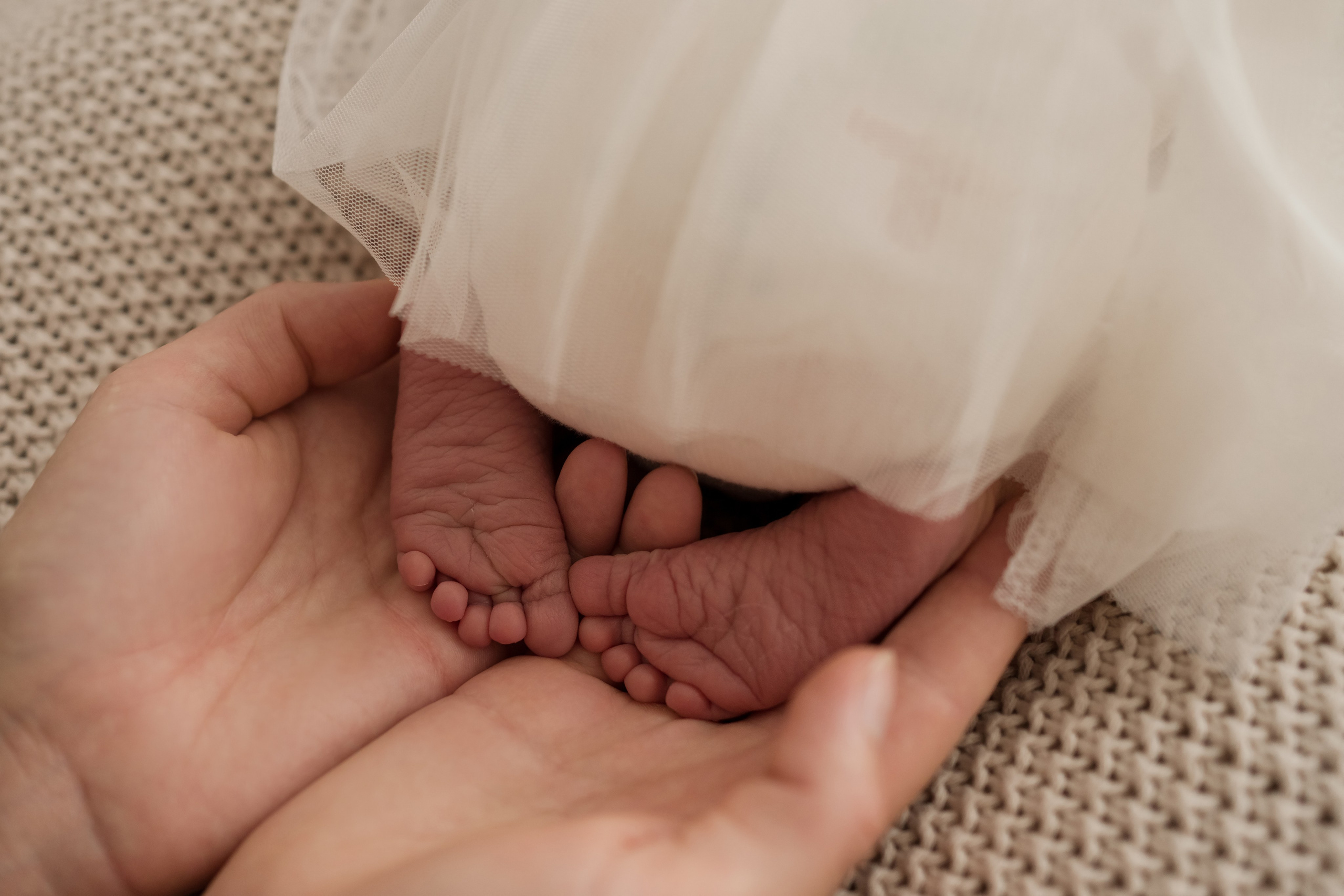 Sweet first days. Angela Iakovleva — Family Photographer in Dubai