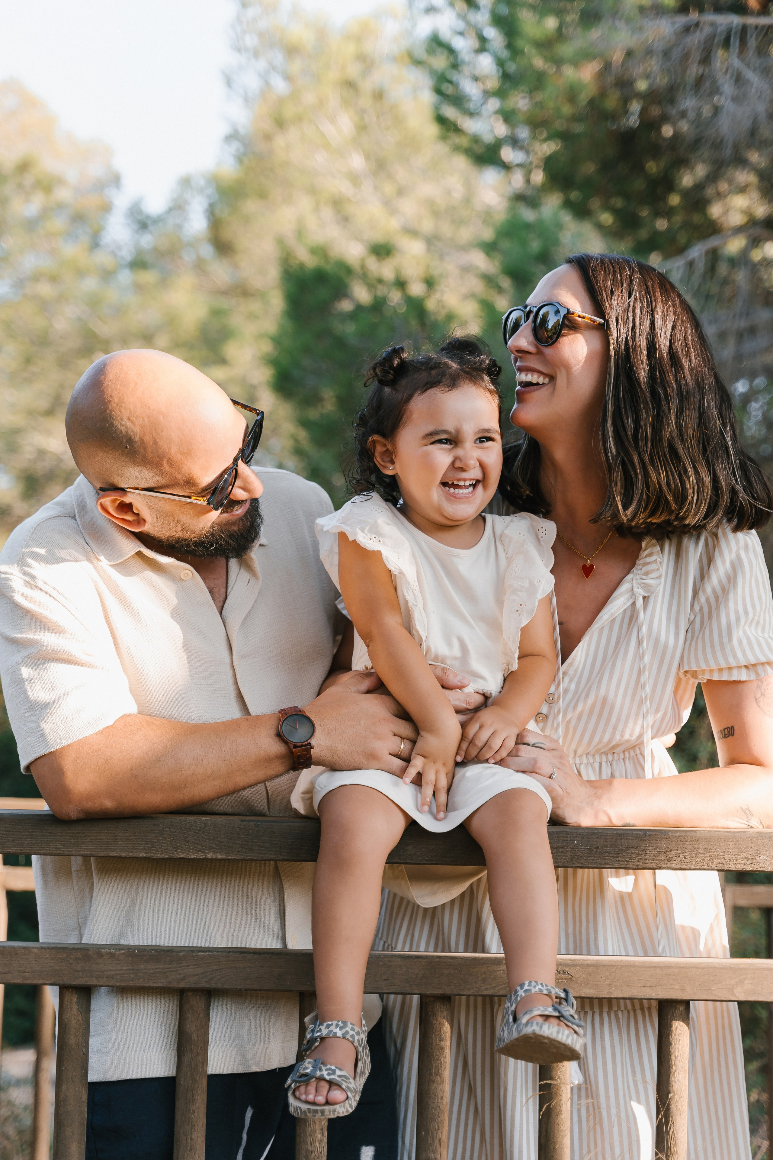 Rebeca, Roman y Laia. Fotógrafa de bodas y familias en España, Valencia: Nadia ProFoto