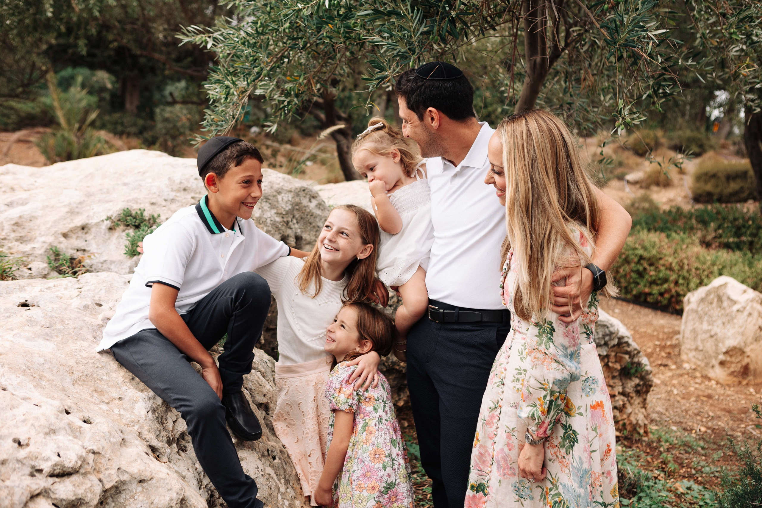 BIG FAMILY IN YAMIN MOSHE. Https://shi-photo.com/