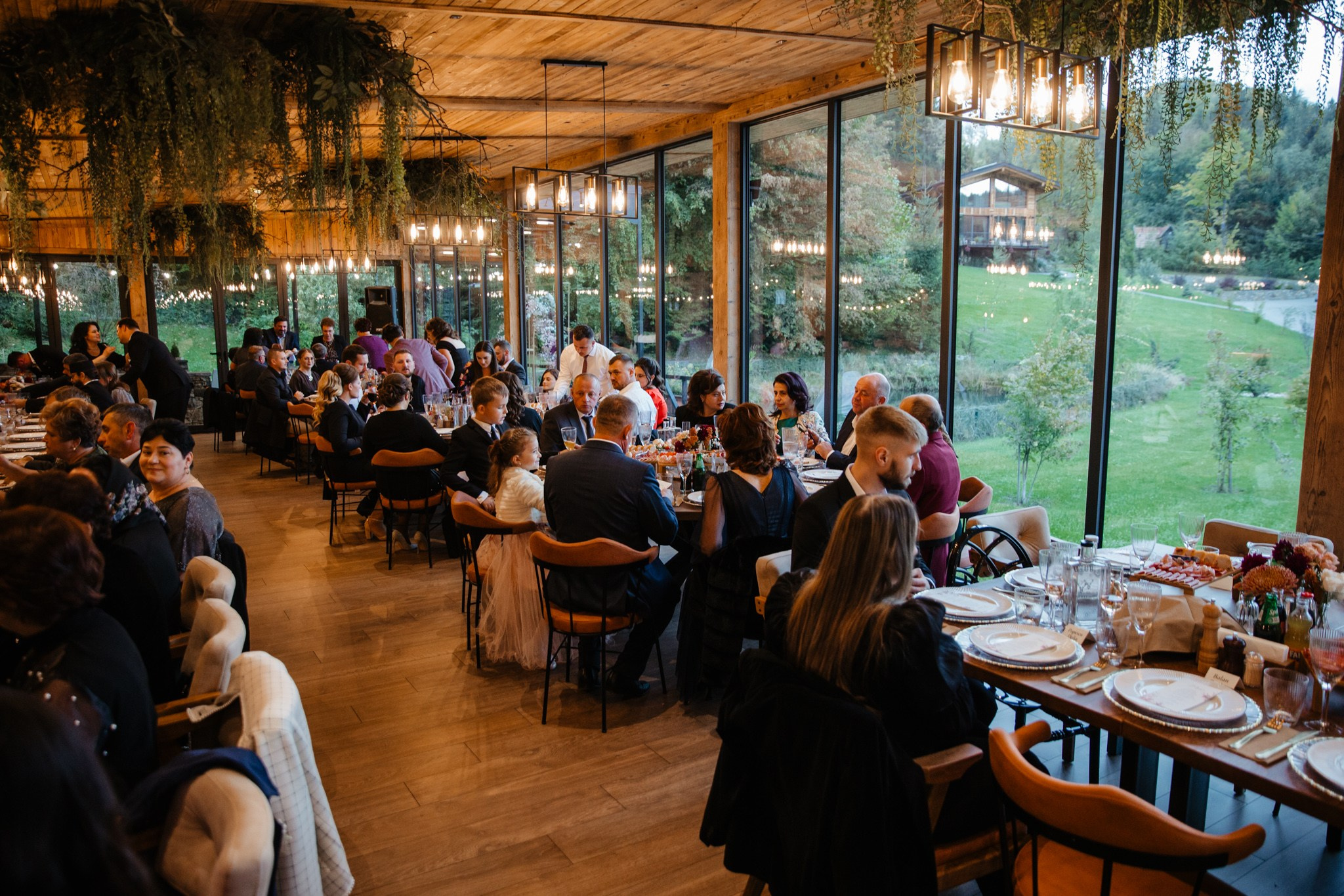 Nunta de Poveste la Sucevița: Cristi și Andreea. Servicii foto-video profesionale, pentru momente de neuitat