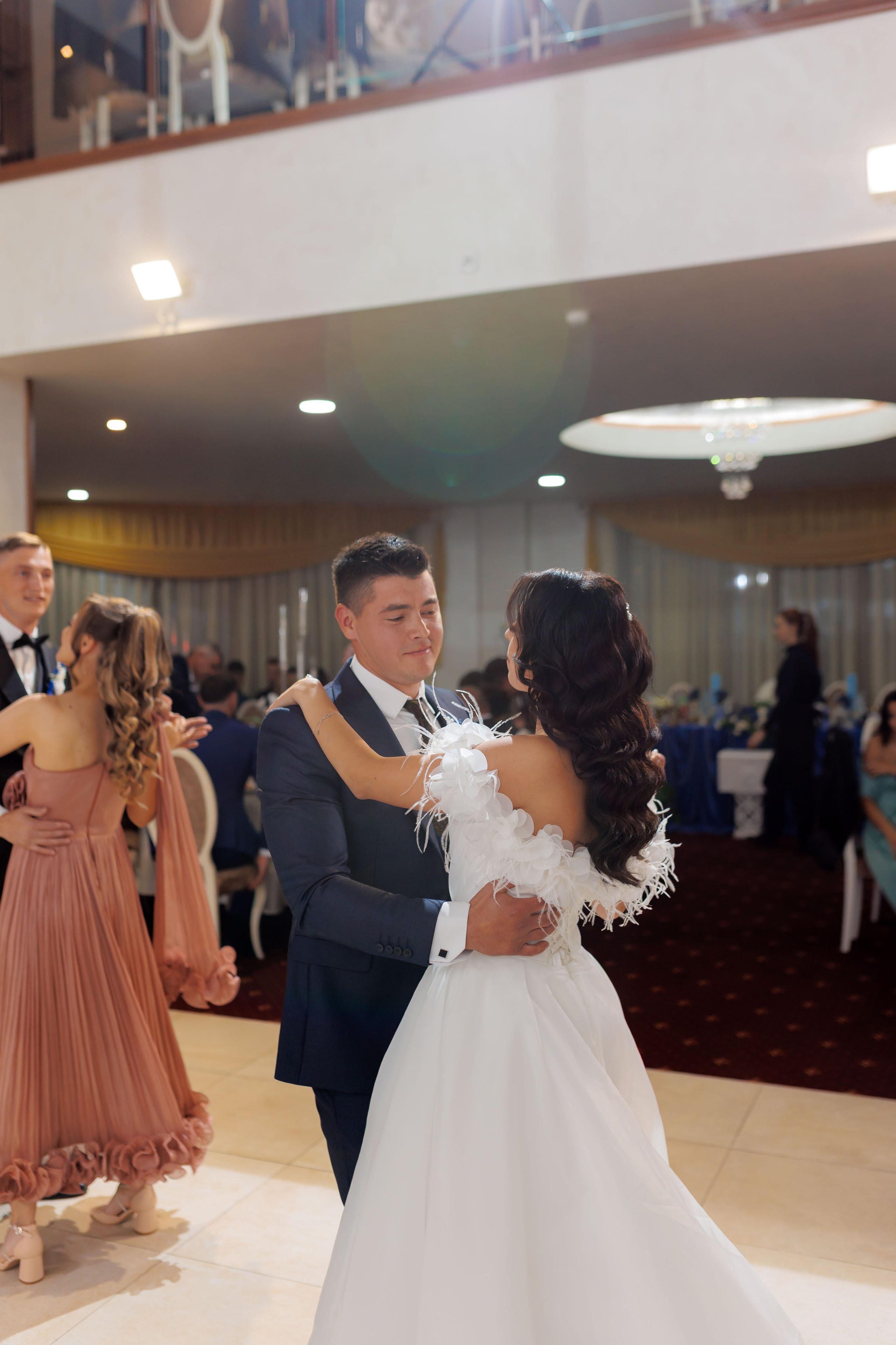 Loredana & Emilian – Ziua Nunții | Videografie - fotografie Botez Suceava, Iași, Botoșani. Servicii foto-video profesionale, pentru momente de neuitat
