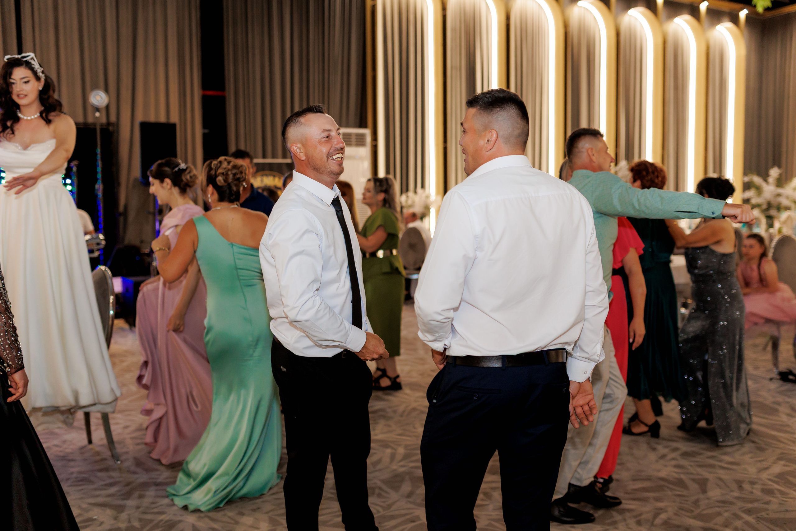 Nunta Nicoleta & Răzvan | Fotografie & Videografie Profesională. Servicii foto-video profesionale, pentru momente de neuitat