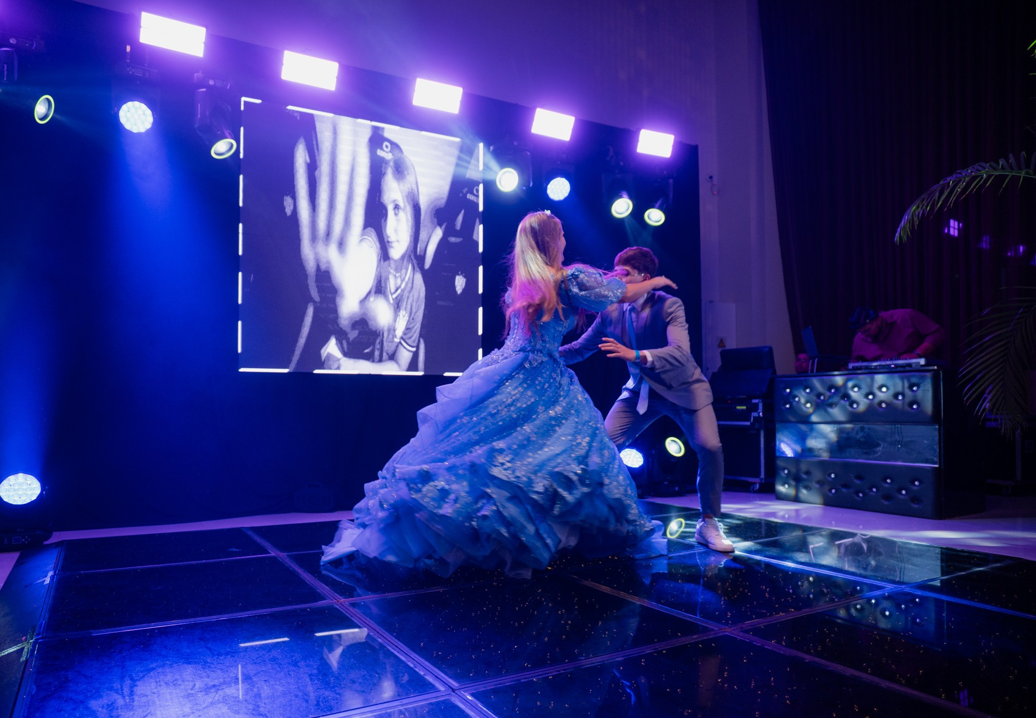 Lara — Hall Palace / Bauru SP. Robson Colaço