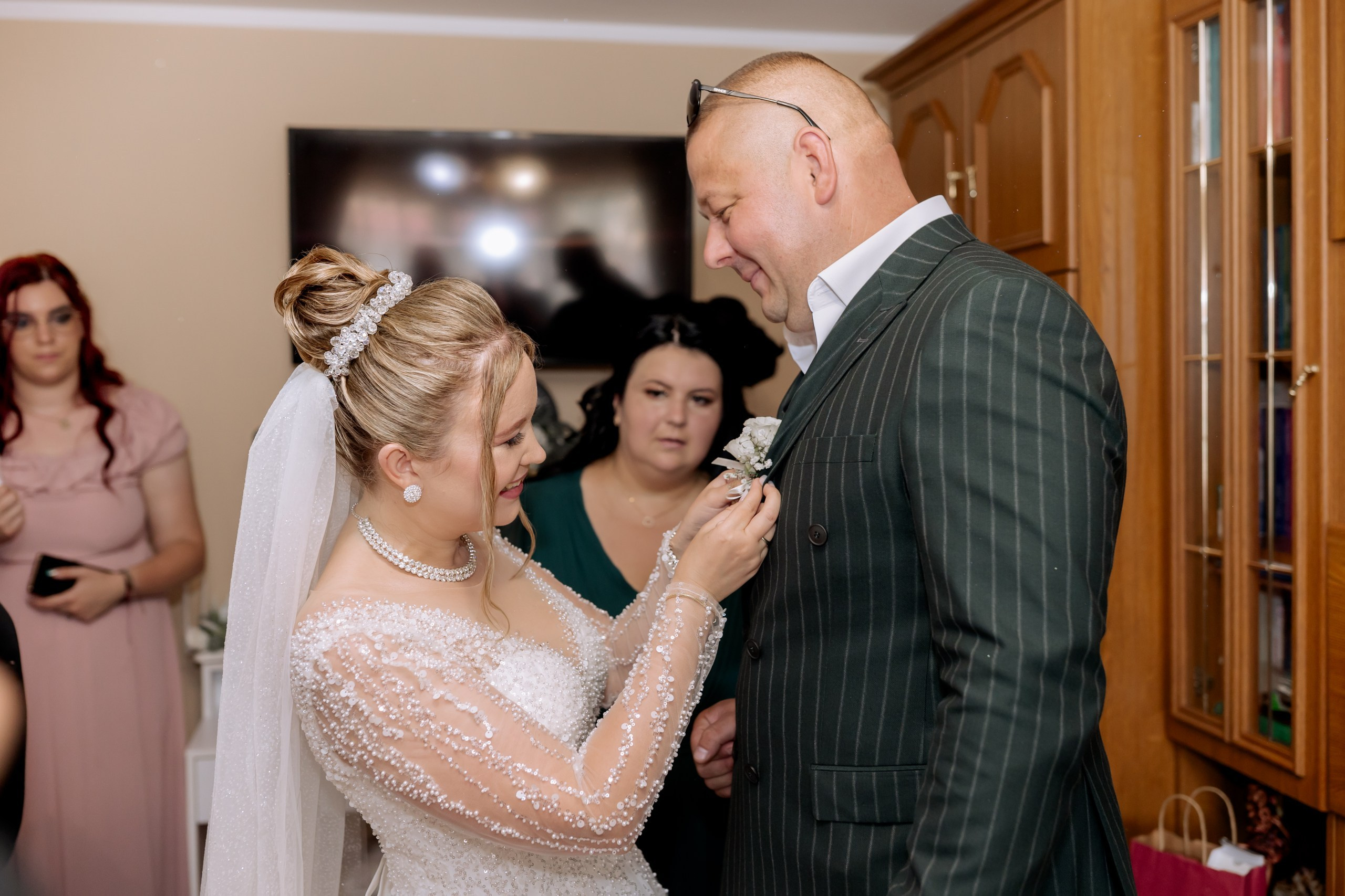 * fotograf stare civilă Siret* fotograf Bucovina* fotograf nuntă Suceava* fotograf Iași Botoșani* stare civilă tradițională* ie românească nuntă* AlinoFotoStudio* fotograf Andrei și Andreea- Alin Chirilă fotograf – stare civilă Siret, Suceava, Andrei și Andreea în ie tradițională, poveste spusă prin fotografiefotograf stare civilă Siret Suceava Alin Chirilă – miri îmbrăcați în costum tradițional bucovineanAlin Chirilă fotograf nuntă Siret Suceava – stare civilă autentică în Bucovina, emoții realefotograf Siret Suceava Alin Chirilă – Andrei și Andreea la starea civilă în ie tradiționalăstare civilă Siret fotograf Alin Chirilă – cadre naturale cu miri în costum popular din Bucovinafotograf nuntă Siret Suceava Alin Chirilă – povestitor prin fotografie, moment emoționant la starea civilăAlin Chirilă fotograf stare civilă Siret – iubire autentică surprinsă în stil documentarfotograf Bucovina Siret Alin Chirilă – stare civilă în ie tradițională, cadre pline de emoțieAlin Chirilă fotograf Suceava – Andrei și Andreea spun DA la starea civilă în Siretfotograf stare civilă Suceava Siret Alin Chirilă – poveste de iubire în stil tradițional românesc - Alin Chirilă fotograf profesionist, AlinoFotoStudio, fotograf evenimente Siret, Suceava County, Iași, Bacău County, Botoșani, Neamț County, fotograf nunți, botezuri, cununii civile, portrete și momente autentice surprinse elegant.- Alin Chirilă surprinde momente elegante de nuntă și evenimente speciale prin AlinoFotoStudio, fotograf disponibil în Siret, Suceava County, Iași, Bacău County, Botoșani și Neamț County, specializat în nunți, botezuri și cununii civile. - Alin Chirilă fotograf profesionist, AlinoFotoStudio, fotograf nuntă și evenimente în Siret, Suceava, Iași, Bacău, Botoșani și Piatra Neamț, fotograf nunți, botezuri, cununie civilă, ședințe foto, trash the dress, logodnă, familie, portrete și fotografii autentice. - AlinoFotoStudio by Alin Chirilă, fotograf evenimente premium în Suceava County, Iași County, Bacău County, Botoșani County și Neamț County, fotograf de familie, fotograf ceremonii religioase, petreceri și momente emoționante. - Alin Chirilă fotograf, povestitor prin fotografie, servicii foto profesionale pentru mireasă, mire, pregătiri nuntă, biserică, restaurant, valsul mirilor, tradiții românești și amintiri de neuitat în Moldova.