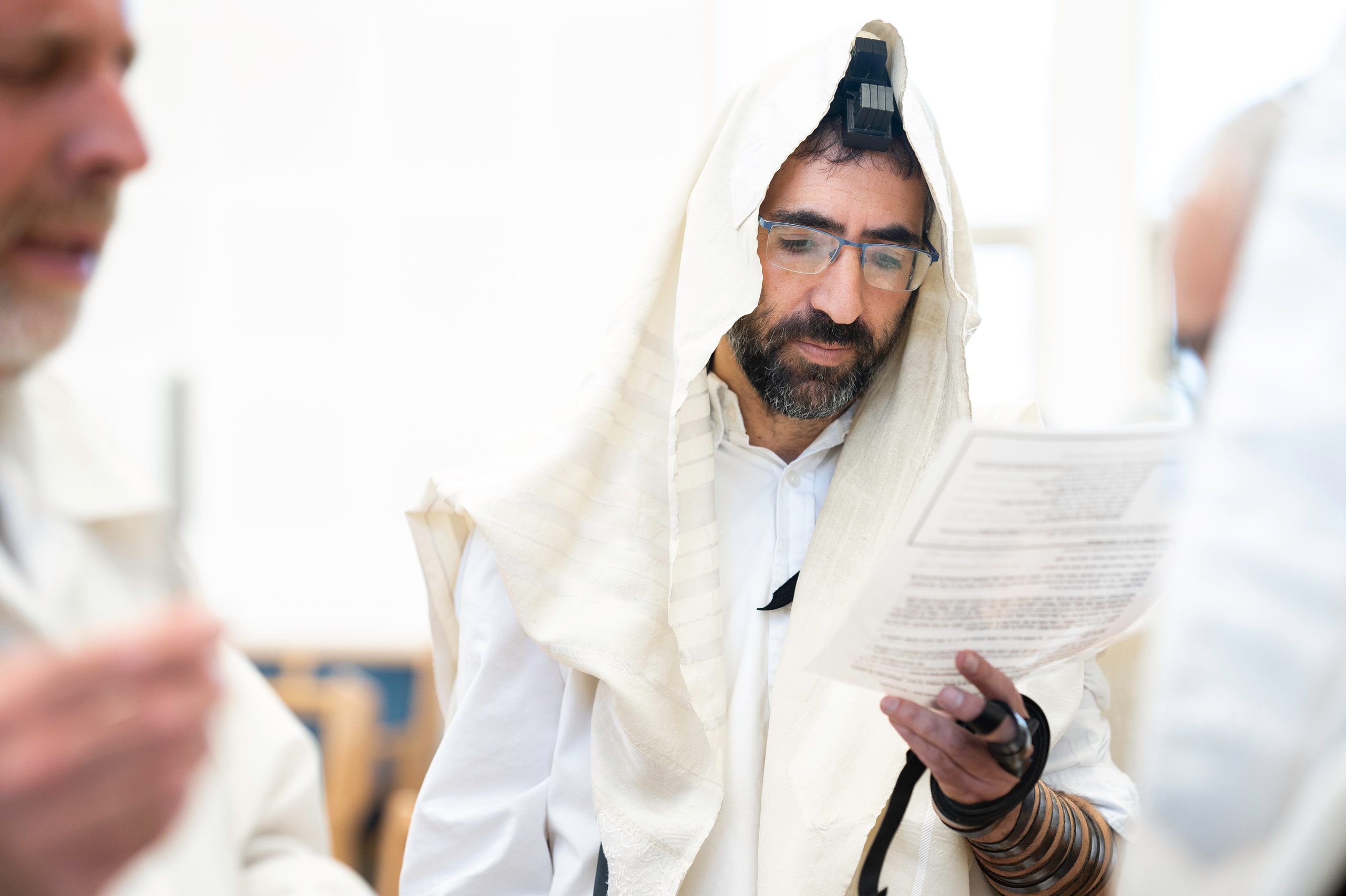 הברית של יוסף וחנה. יוסף מזרחי צילום חתונה, ברית וזוגיות. צלם מקצועי שאוהב להוציא אתכם הכי יפים ברגעים הכי מרגשים