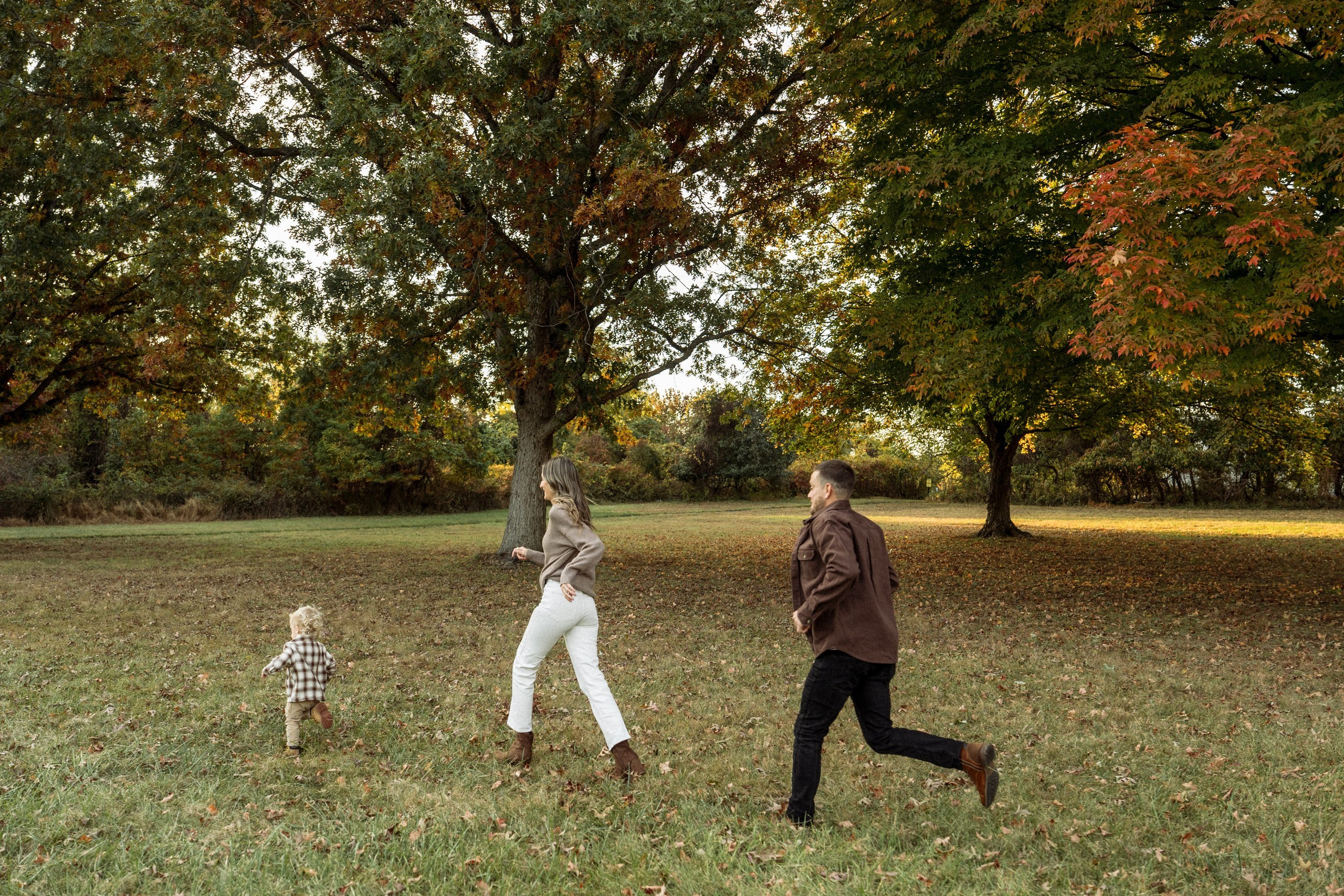 Mike, Kerianne, Hendrix. Alisa Tant — Family and newborn photographer Bucks County, Montgomery county, Philadelphia, NJ