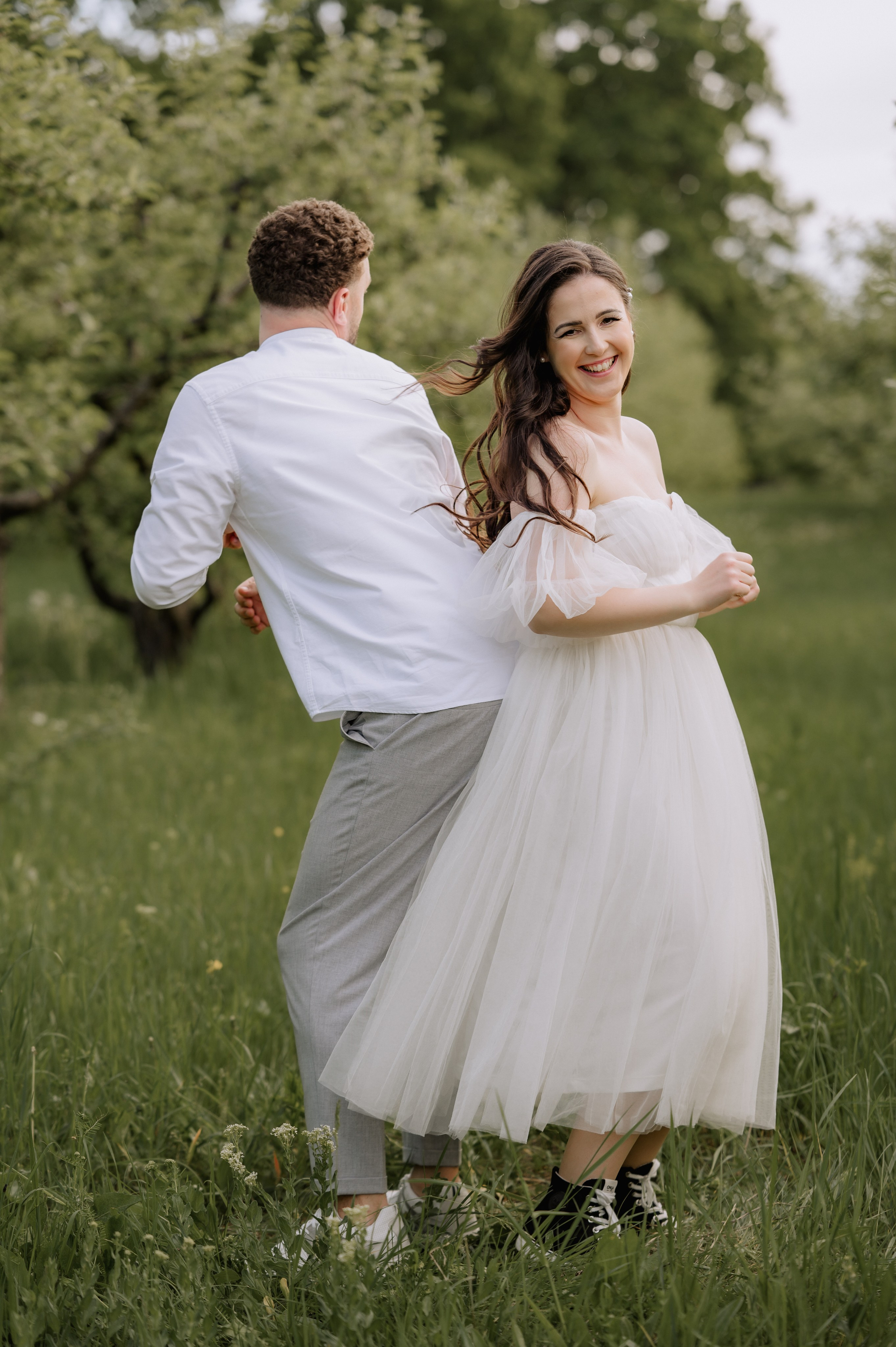 Magda + Andrei | Lovers in the garden. Proud Vision Weddings | Wedding Photography & Film — Servicii profesionale Foto Video Nunta Iasi