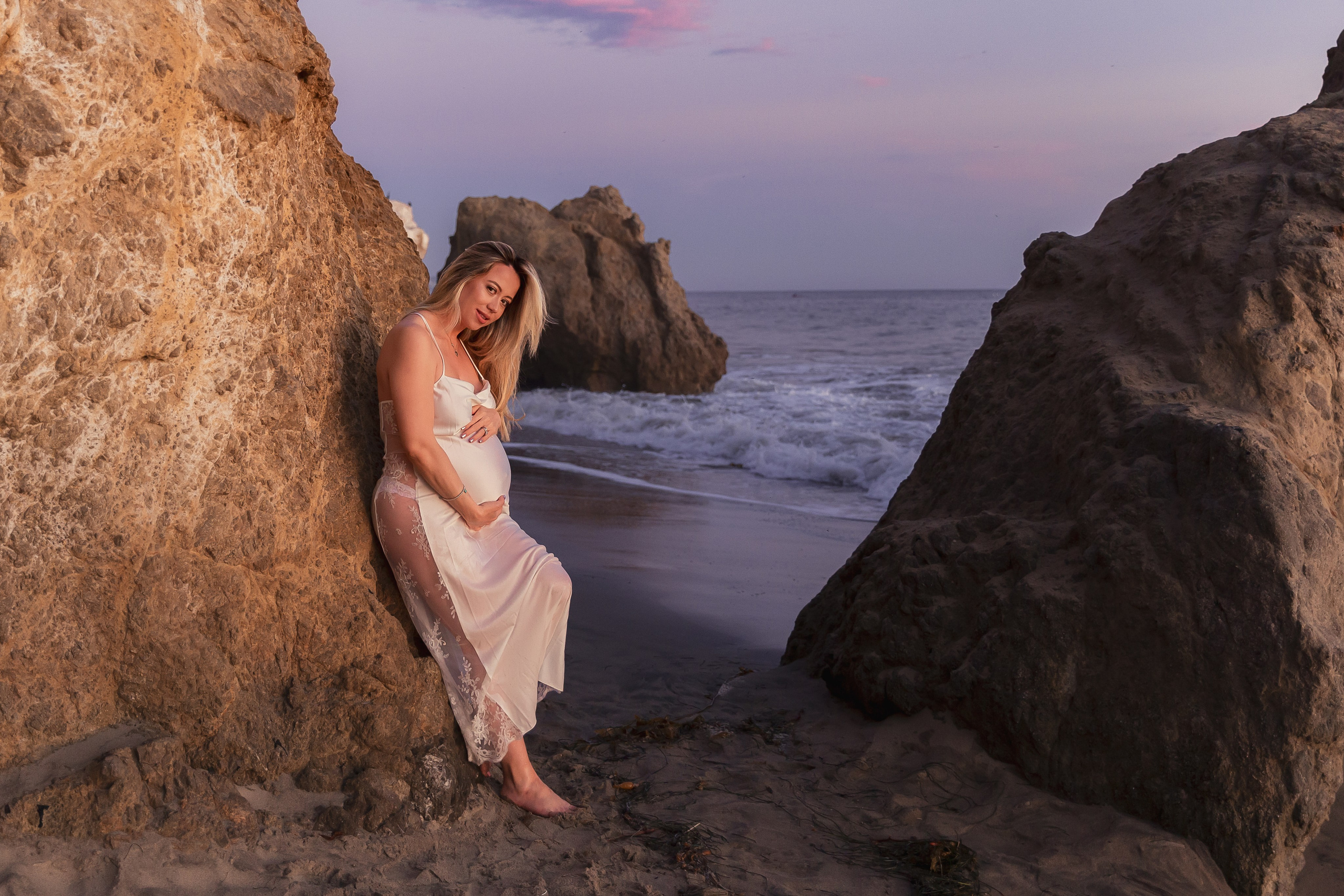Maternity. Los Angeles portrait photographer Valeria Kasatkina