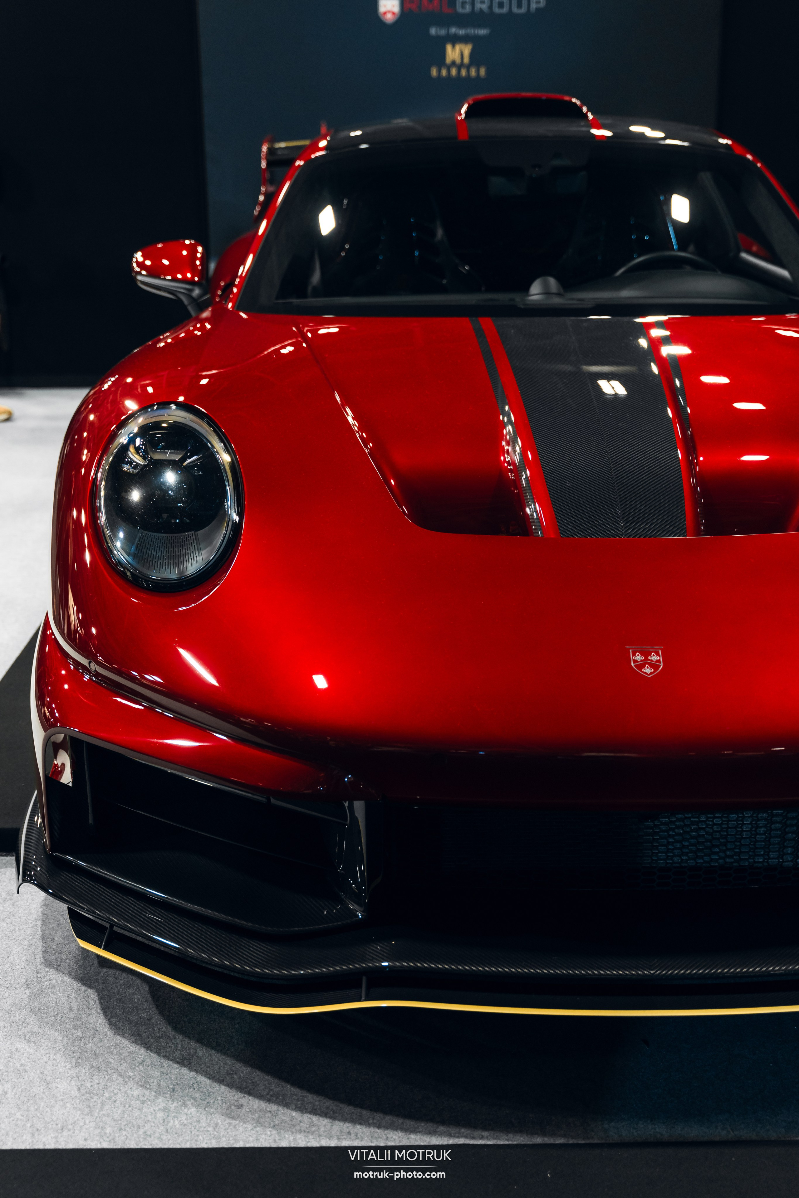 Retromobile 2026. Photographe de voitures à Paris — Vitalii Motruk