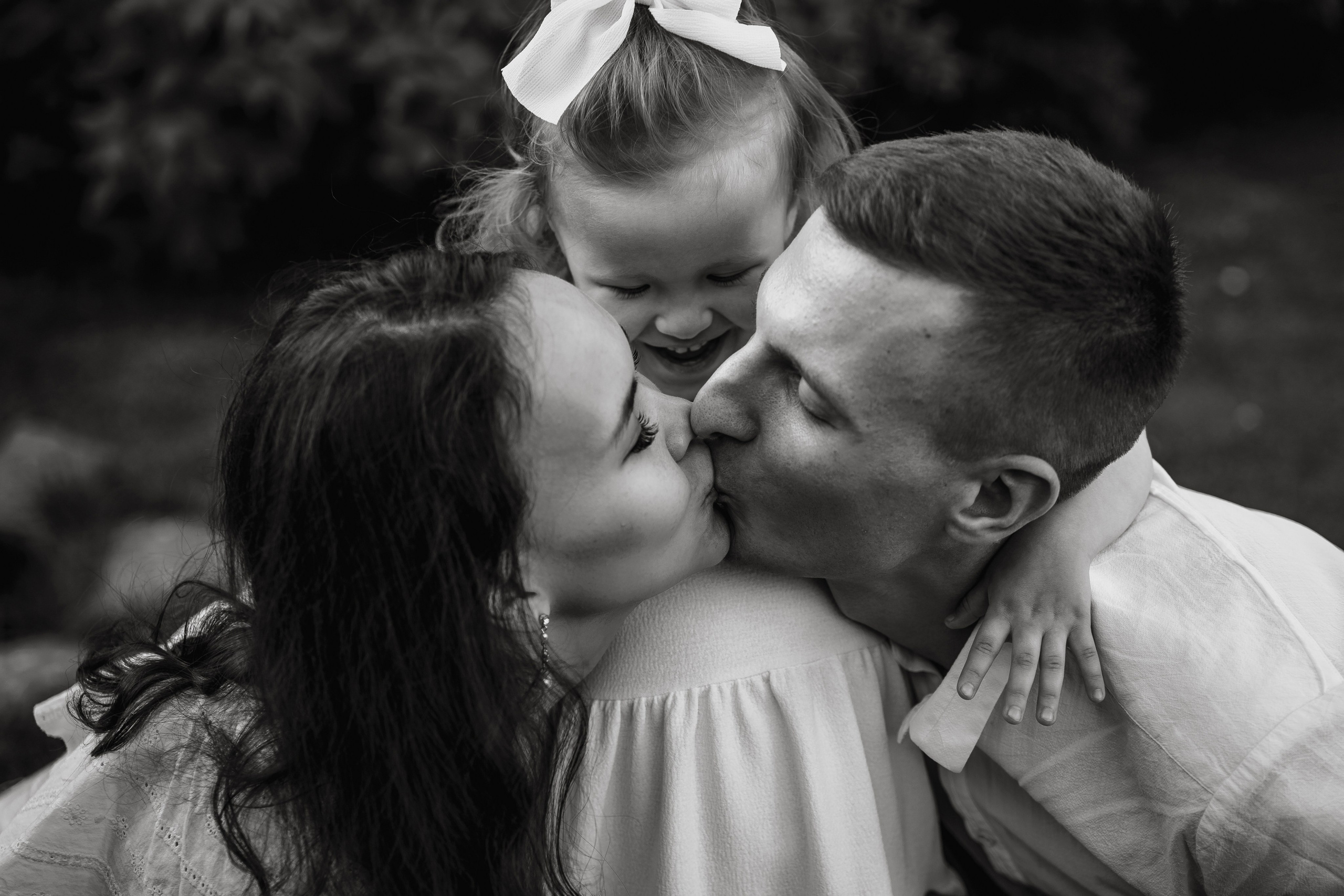 Nick, Julia, Adele outdoor. Wedding and family photographer and videographer PA, NJ, NY, DE, MD