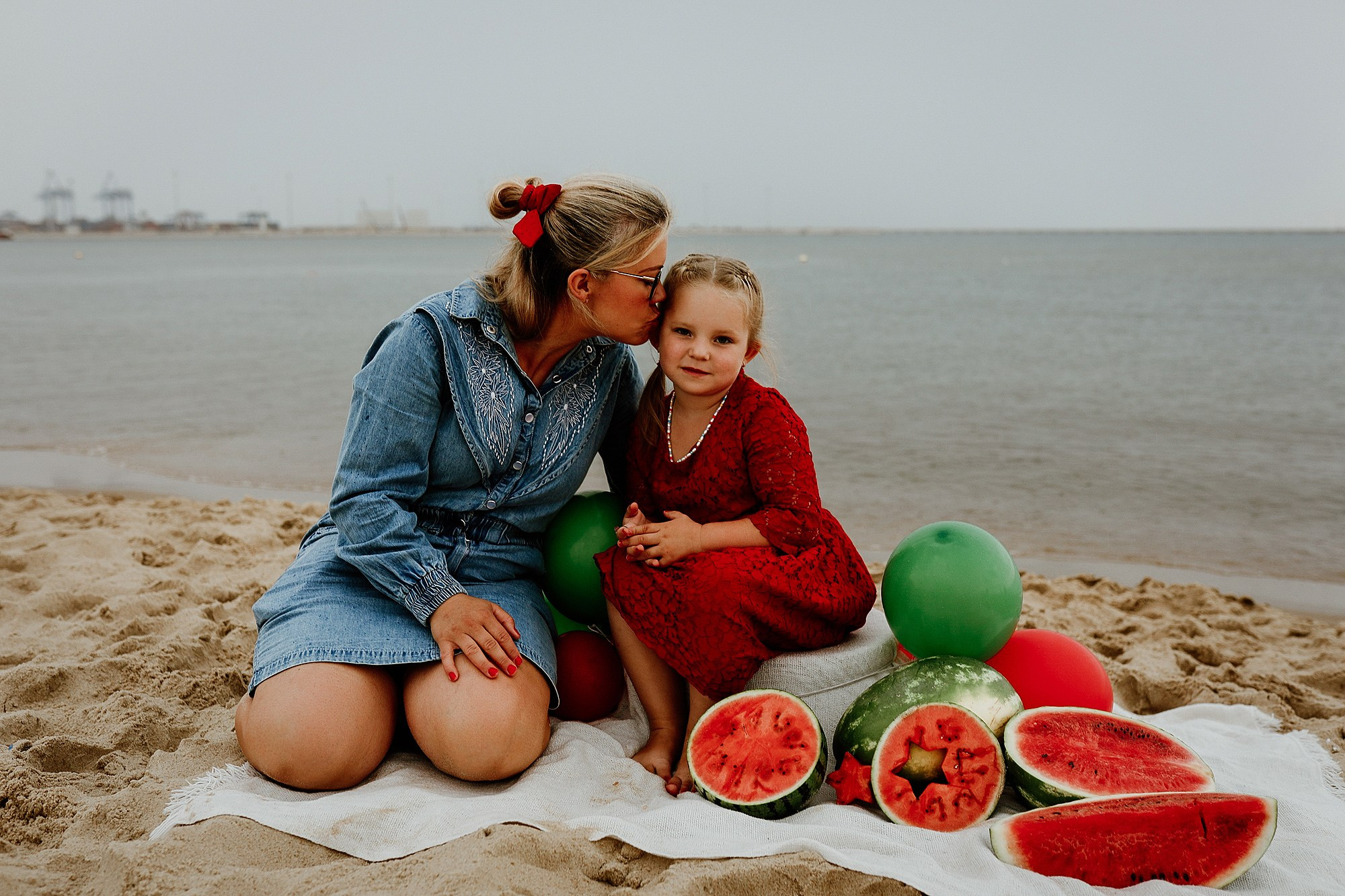 Kornelka - minisesja arbuzowa na plaży. Fotograf ślubny i rodzinny - Kaszuby, Trójmiasto