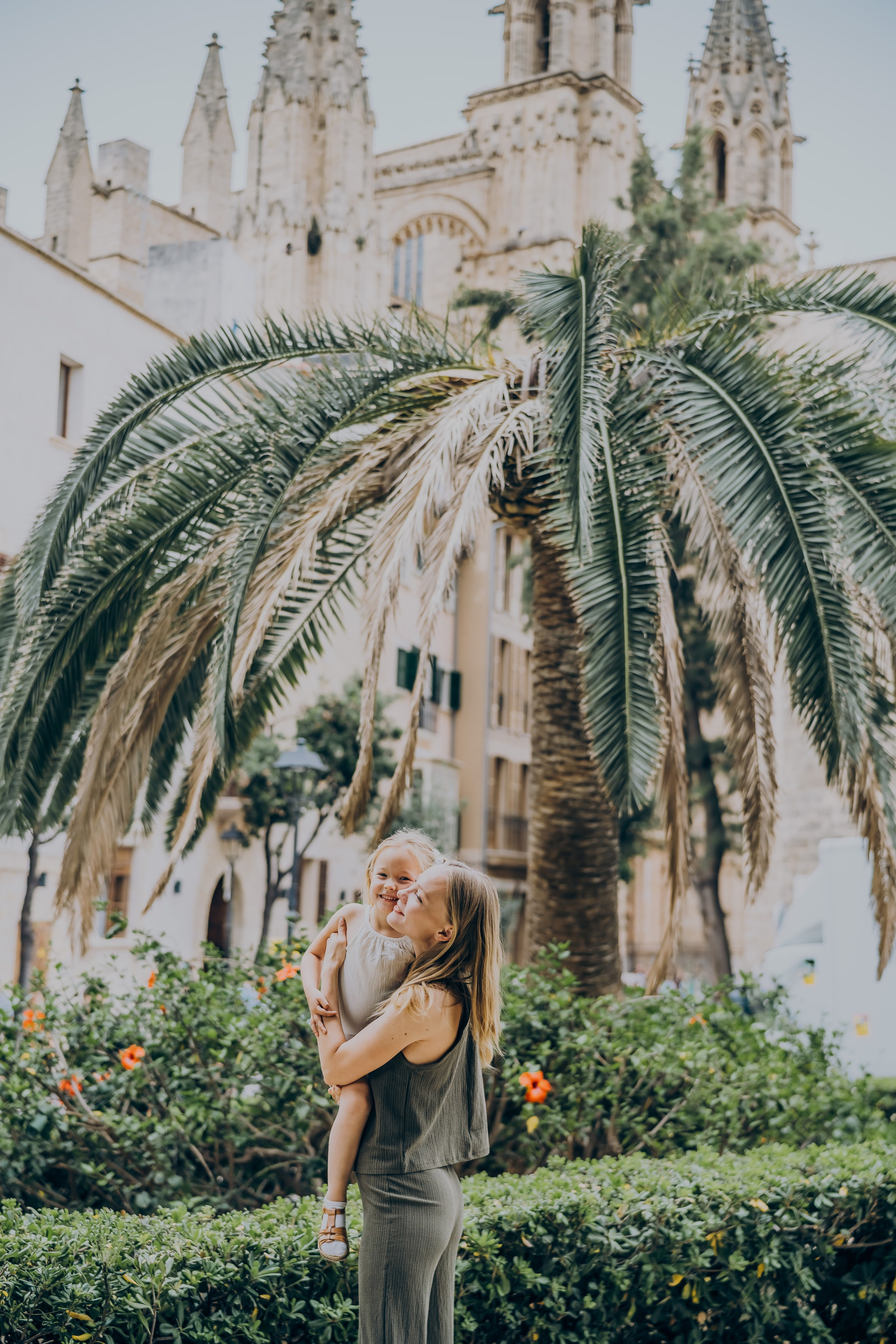 Mama and daughter. Фотограф у Пальма де Майорка