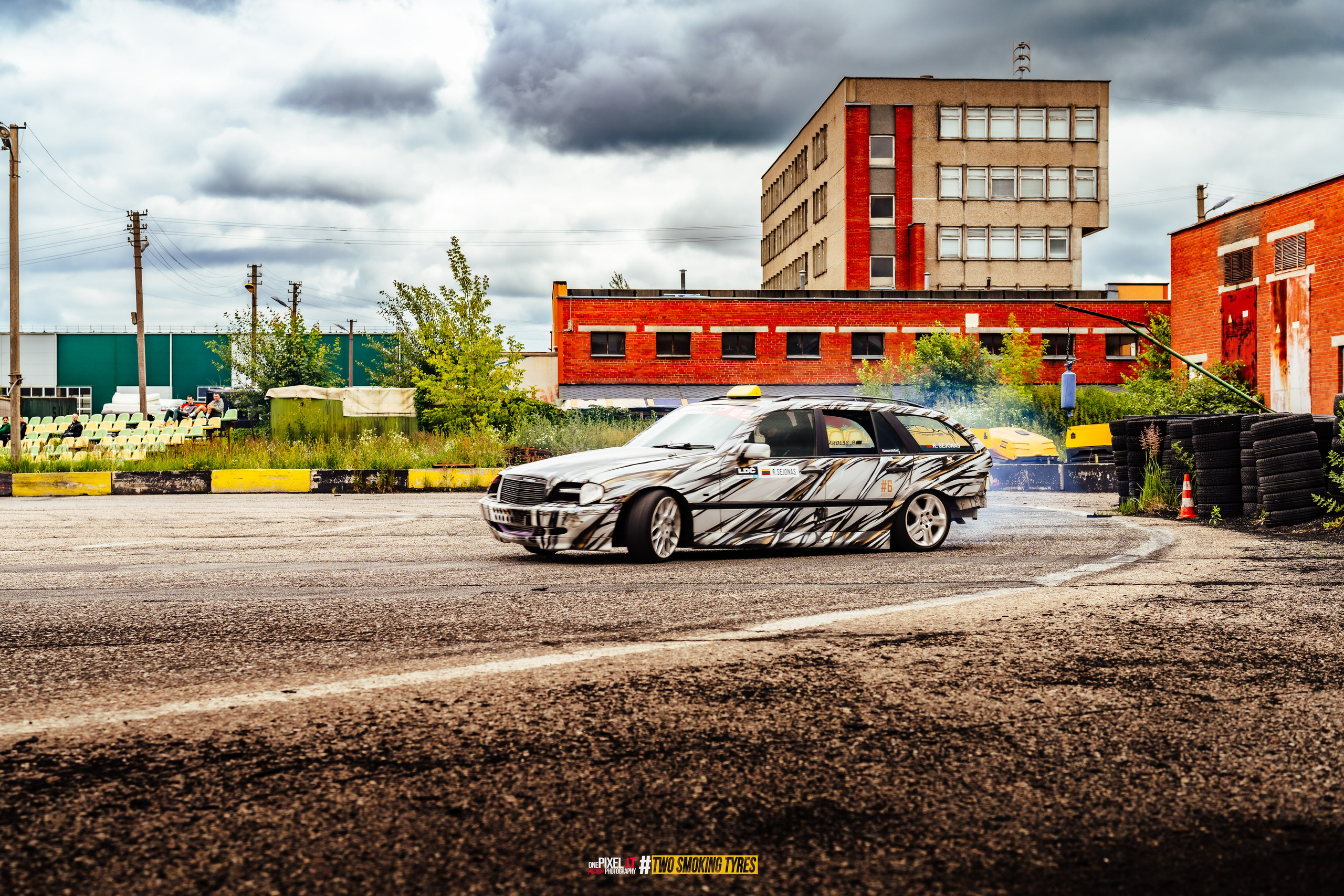 Side to Side #DRIFTDAY. OnePIXEL