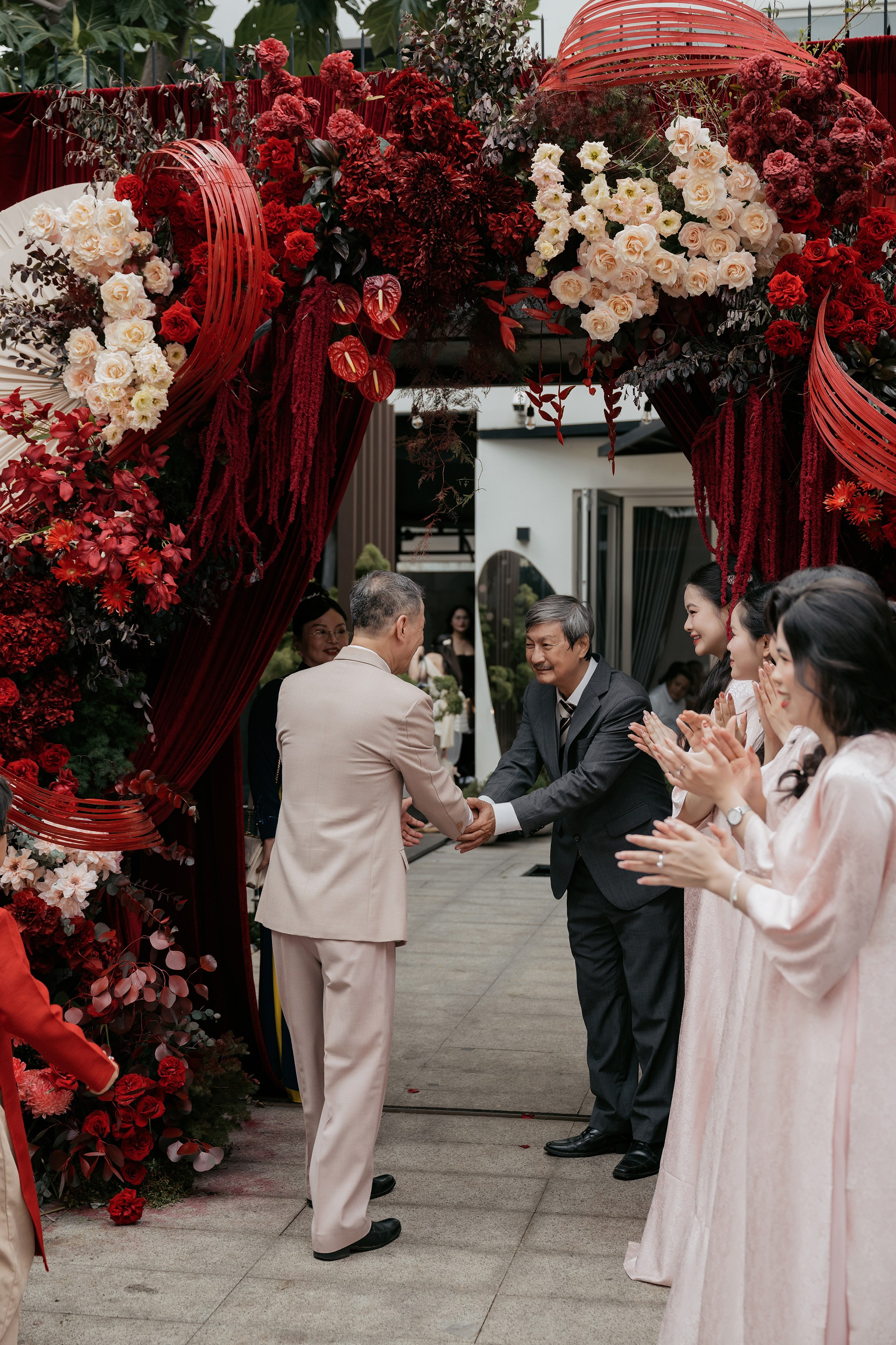 YEN LINH & HOANG QUY / Wedding Ceremony. Nhiếp ảnh gia đám cưới hàng đầu tại Thành Phố Hồ Chí Minh