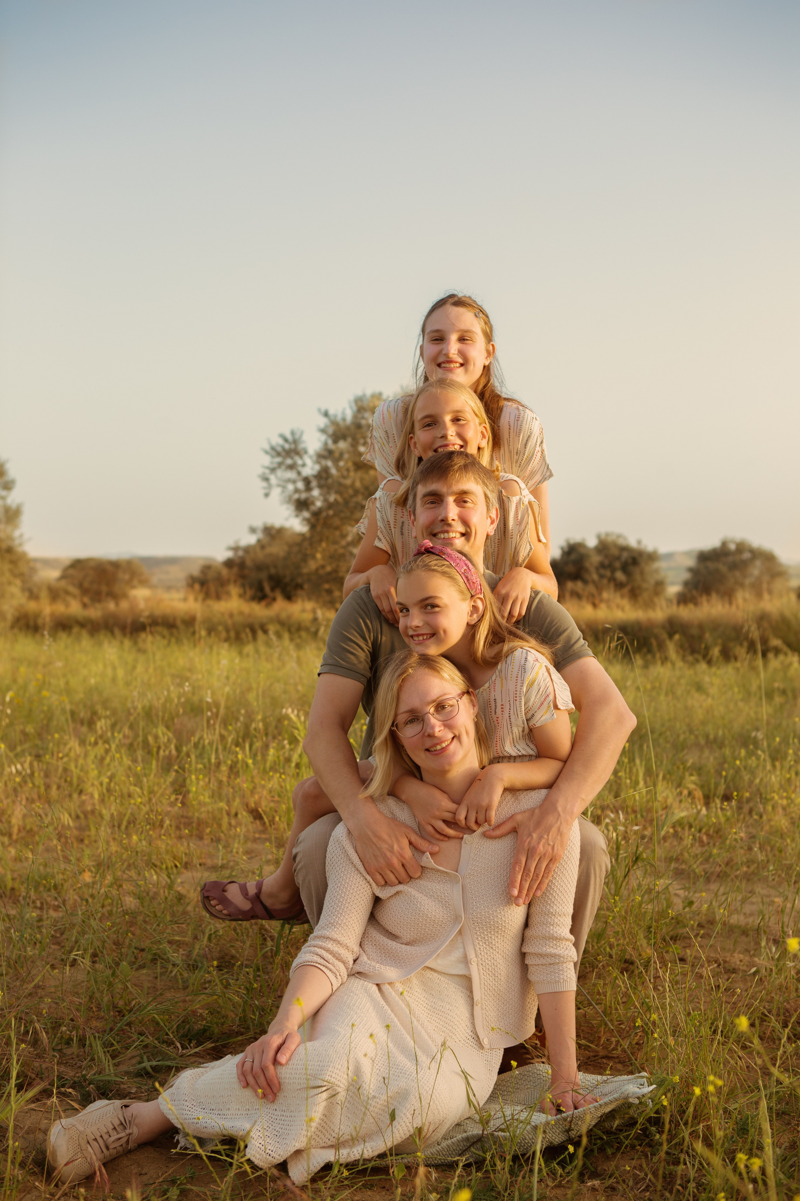 Family Lifestyle Outdoors. Фотограф беременности и новорожденных на Кипре Анна Милосова