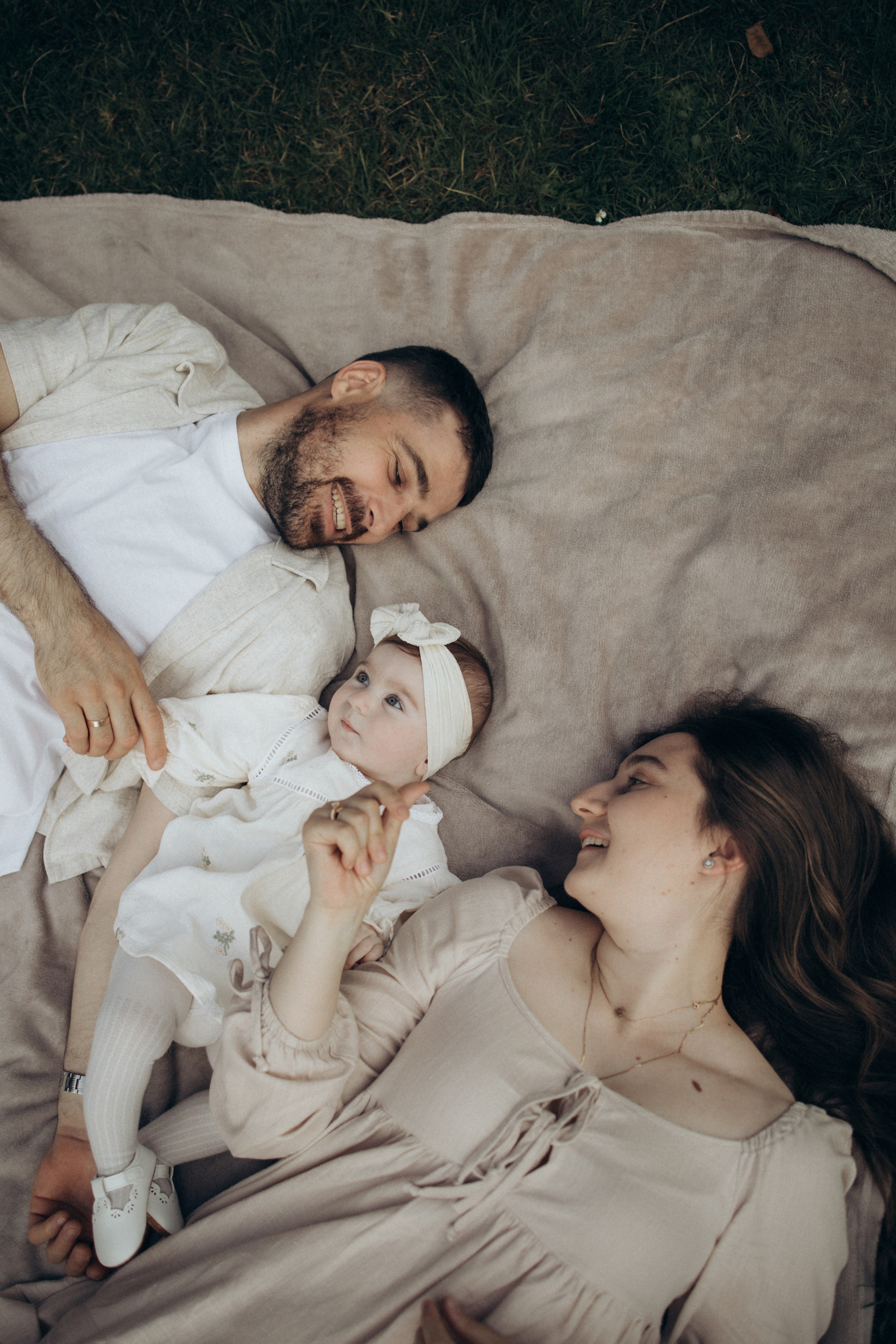 Pergola gardens. Photographer in Milton Keynes, Northampton & London — Wedding, Family & Portrait Photography