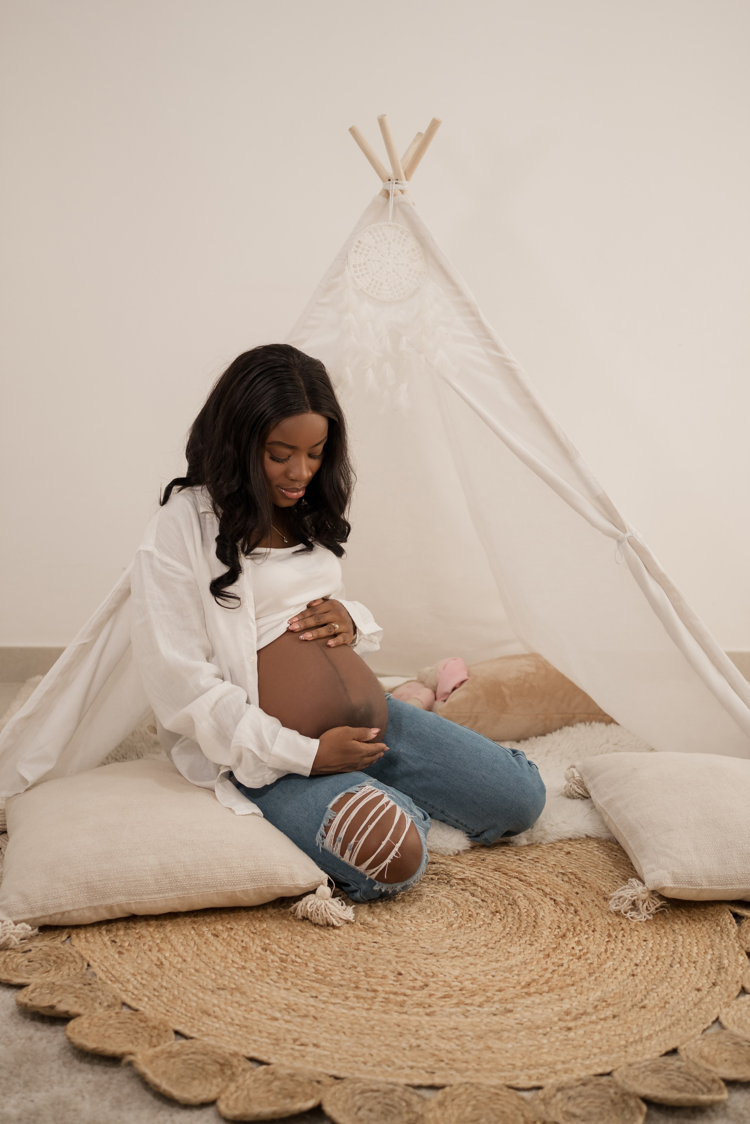Home studio session. Angela Iakovleva — Family Photographer in Dubai