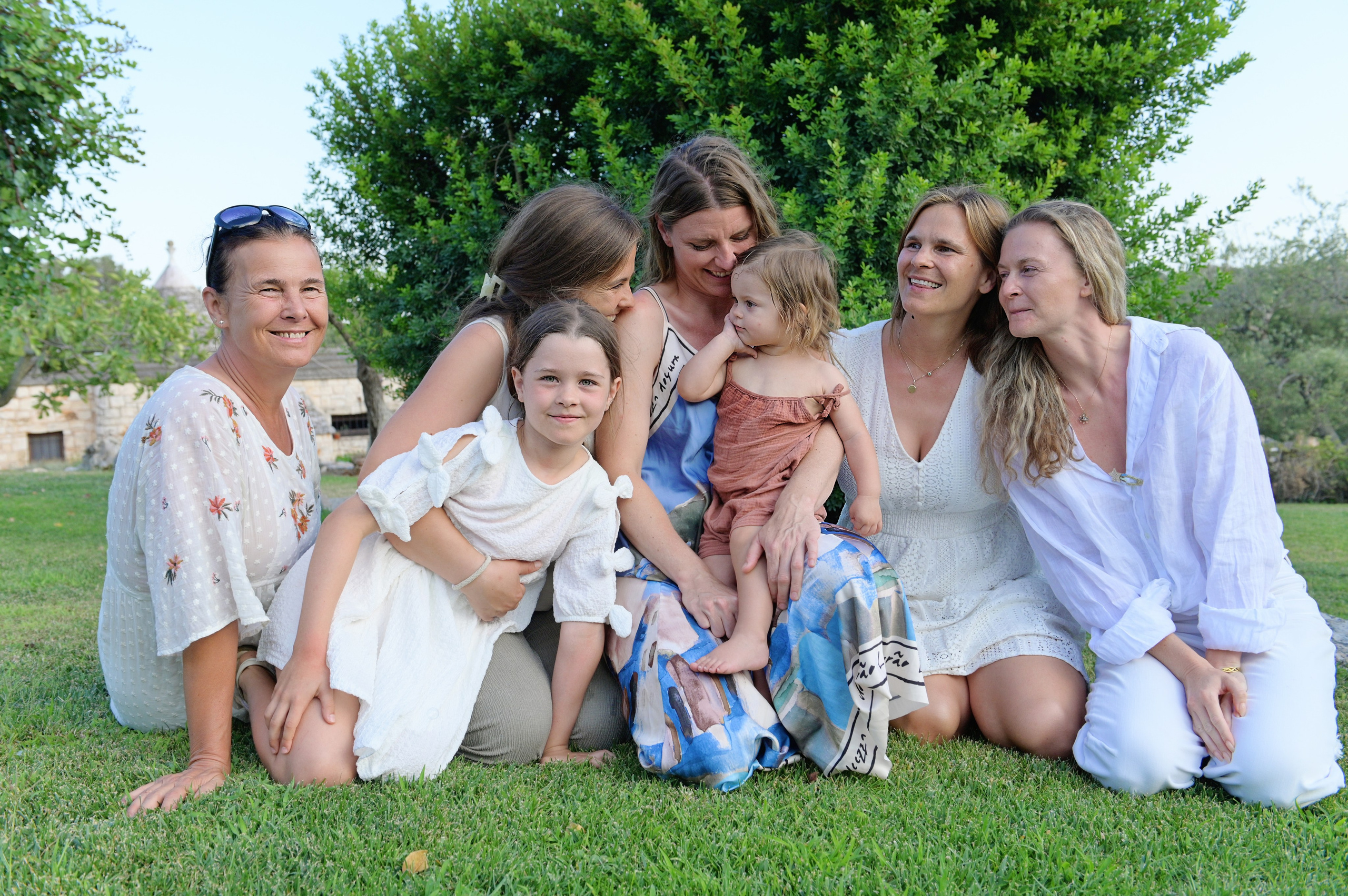 Big Family Story at a Masseria in Puglia. Fotografa in Puglia e Roma — Servizi fotografici romantici in Italia