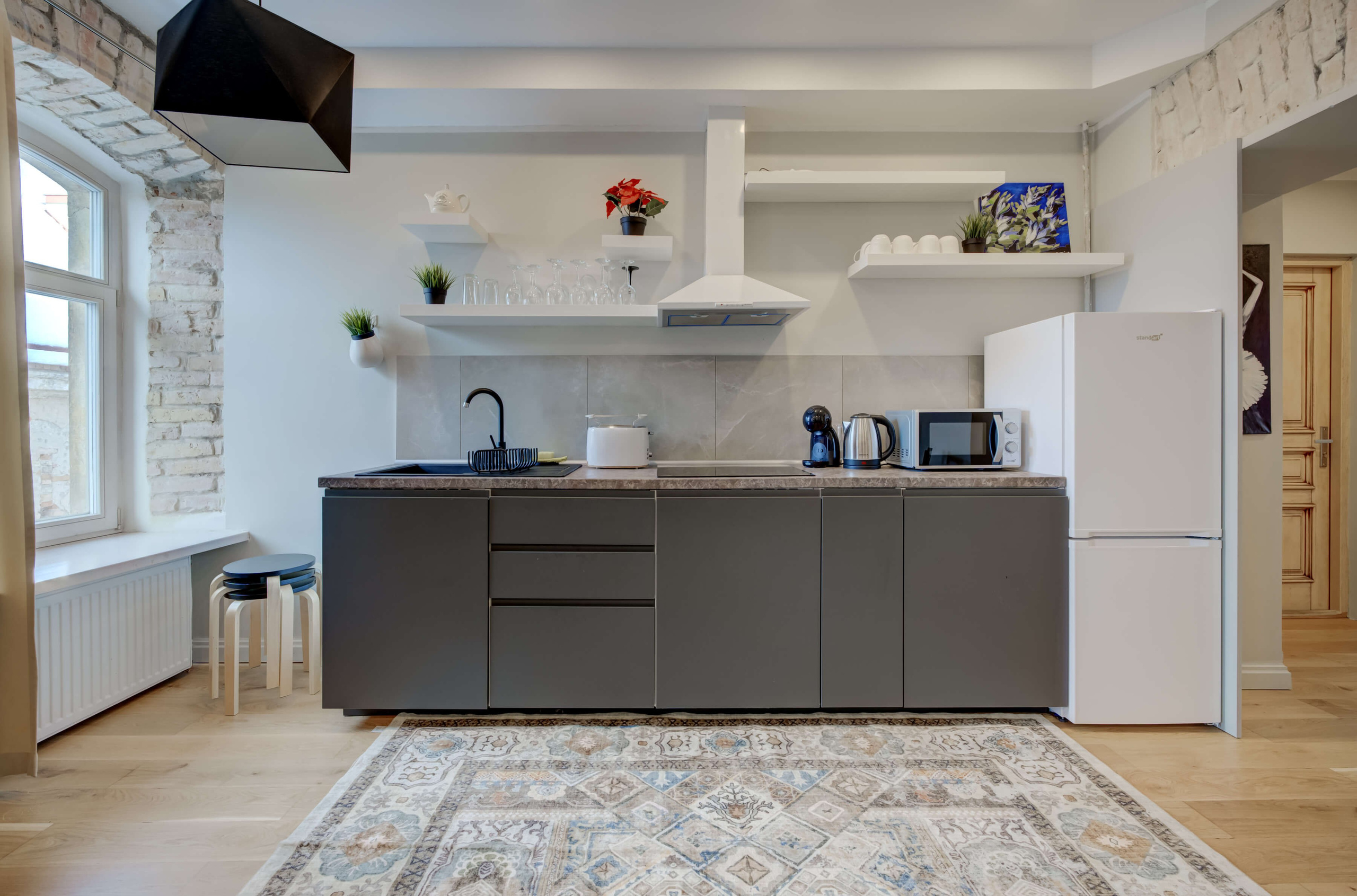 Valgomojo stalas, prie kurio dar niekas nesipyko (kol kas)