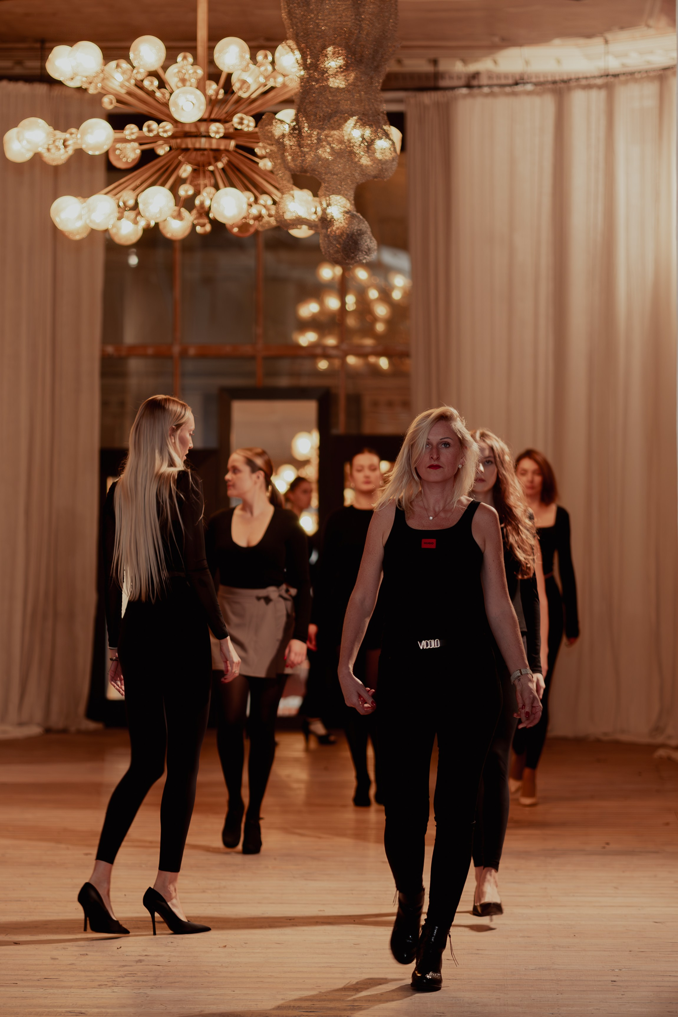 AMORALLE LEVEL UP - DEFILĒ. Portretu fotosesija Rīgā| Biznesa portretu foto | Korporatīvās un darbinieku fotosesijas | Pasākumu fotogrāfs | Produktu fotogrāfs